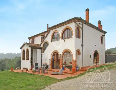 Buy in Italy for 550000€