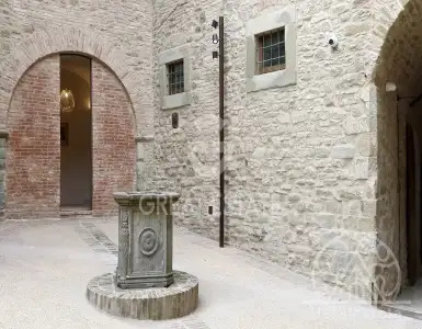 Buy in Italy for 2950000€
