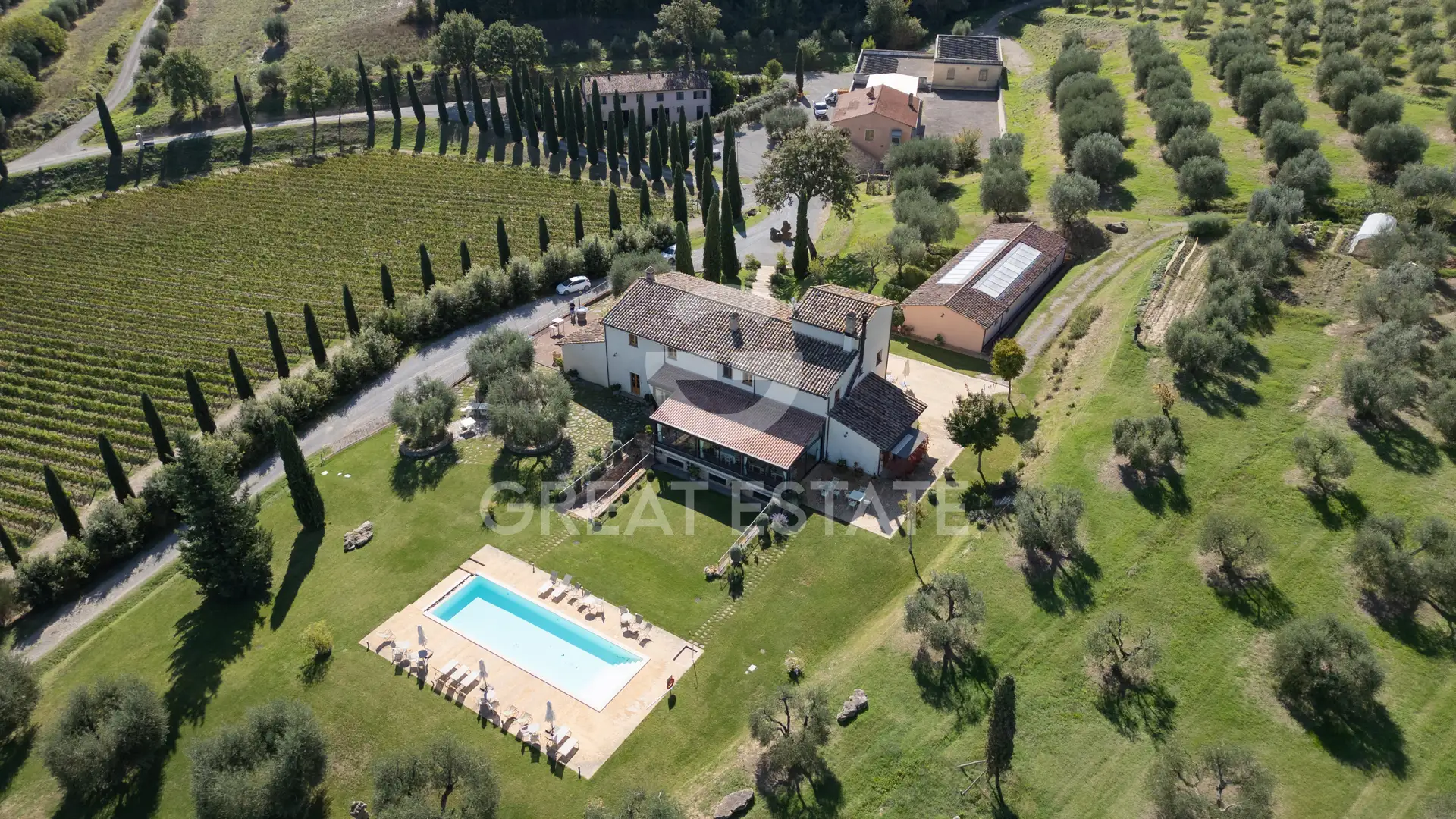 House 4584m² in Italy, Siena. Priced at 15000000€ rent photo-4