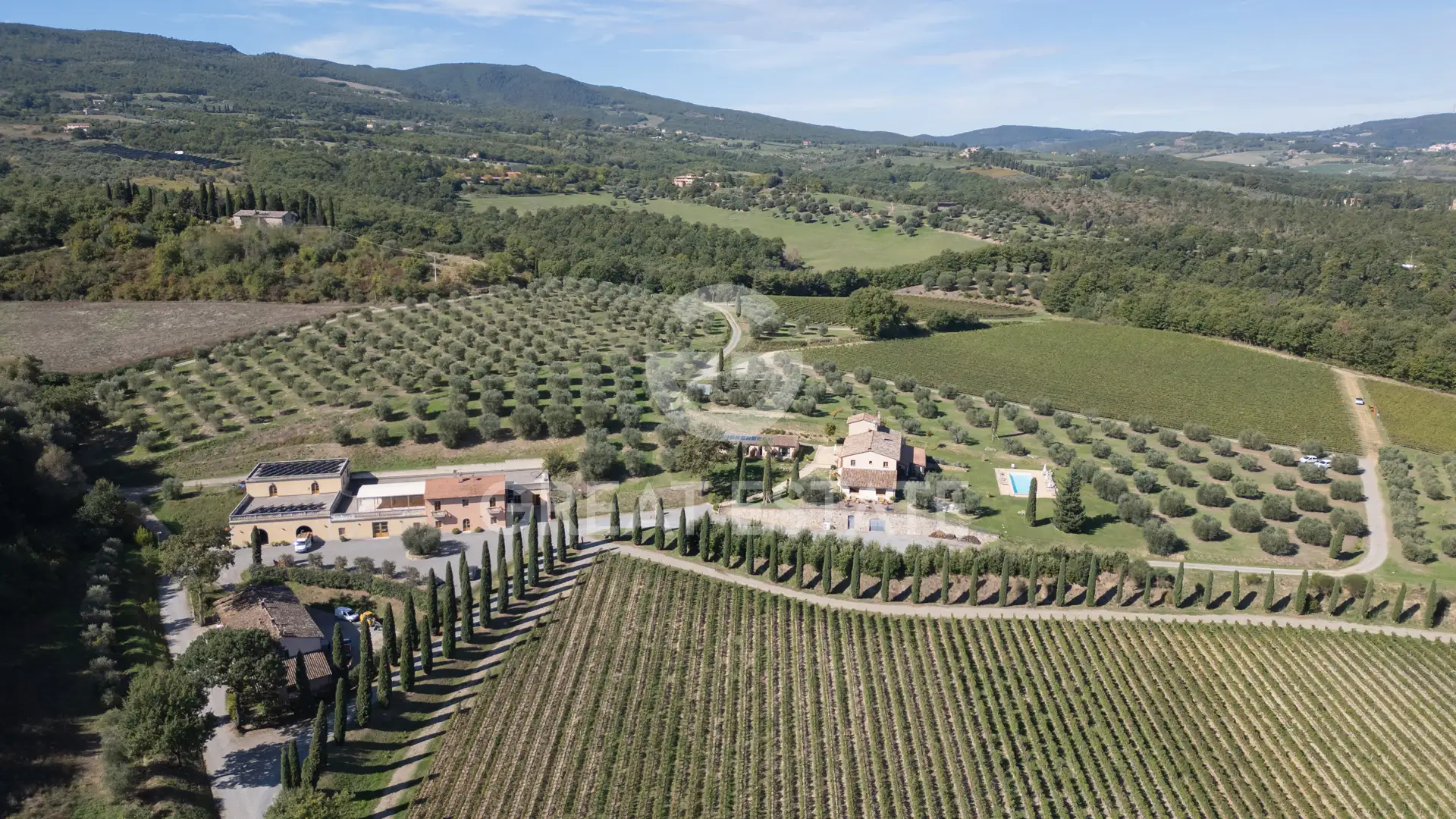 House 4584m² in Italy, Siena. Priced at 15000000€ rent photo-6