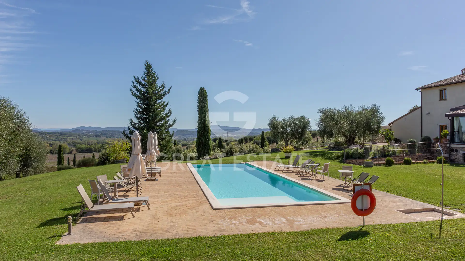 House 4584m² in Italy, Siena. Priced at 15000000€ rent photo-5