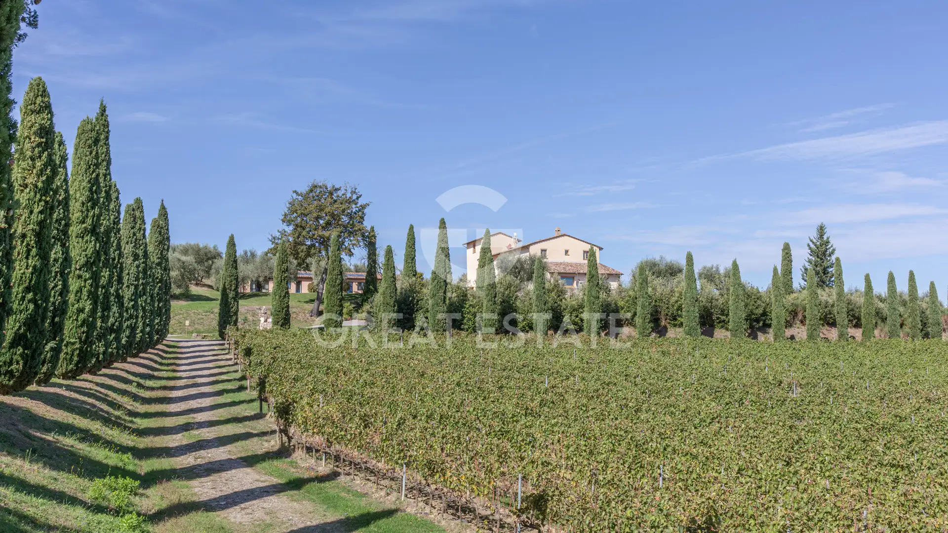 House 4584m² in Italy, Siena. Priced at 15000000€ rent photo-11