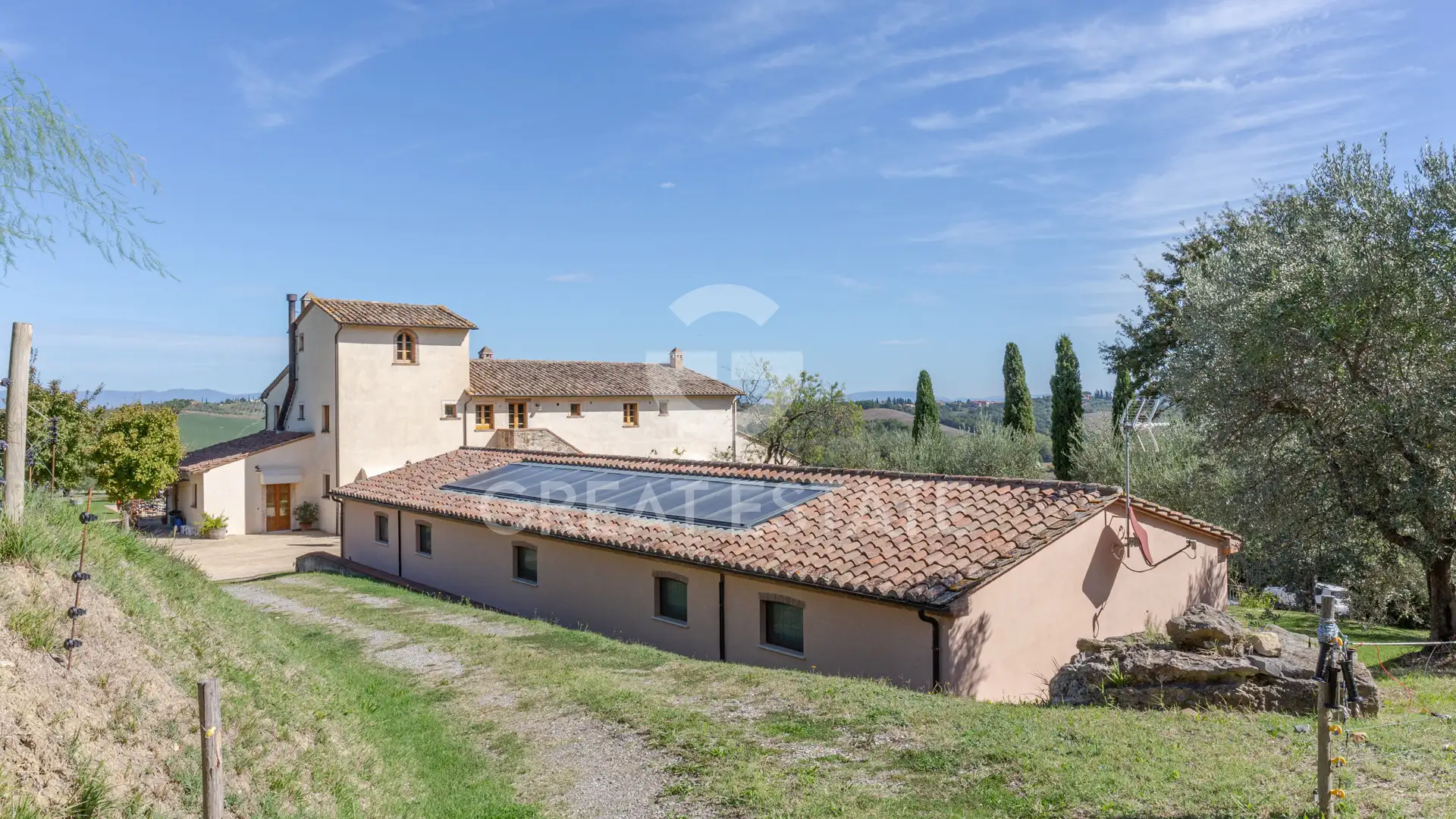 House 4584m² in Italy, Siena. Priced at 15000000€ rent photo-11