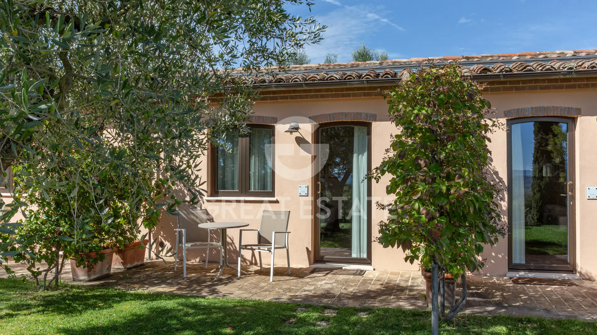 House 4584m² in Italy, Siena. Priced at 15000000€ rent photo-13