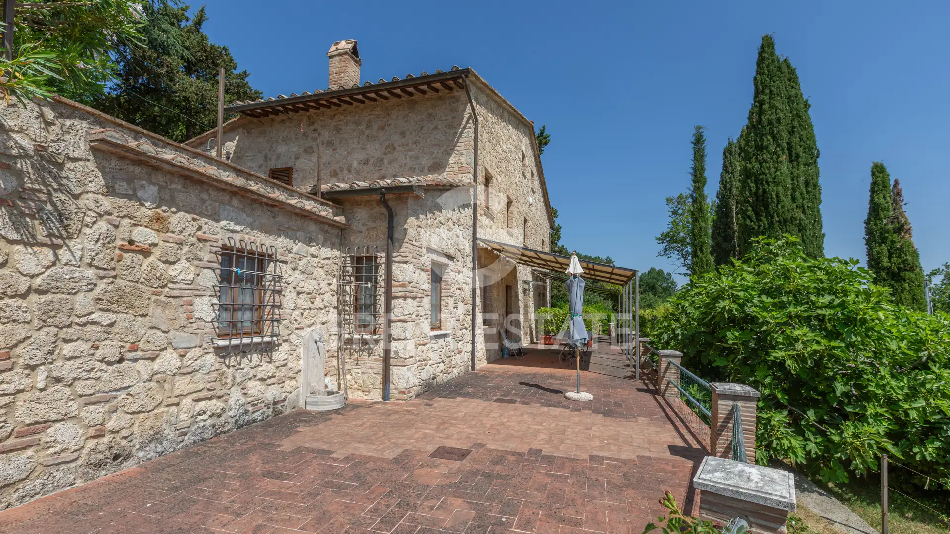 House 651m² in Italy, Siena. Priced at 1800000€ rent photo-7