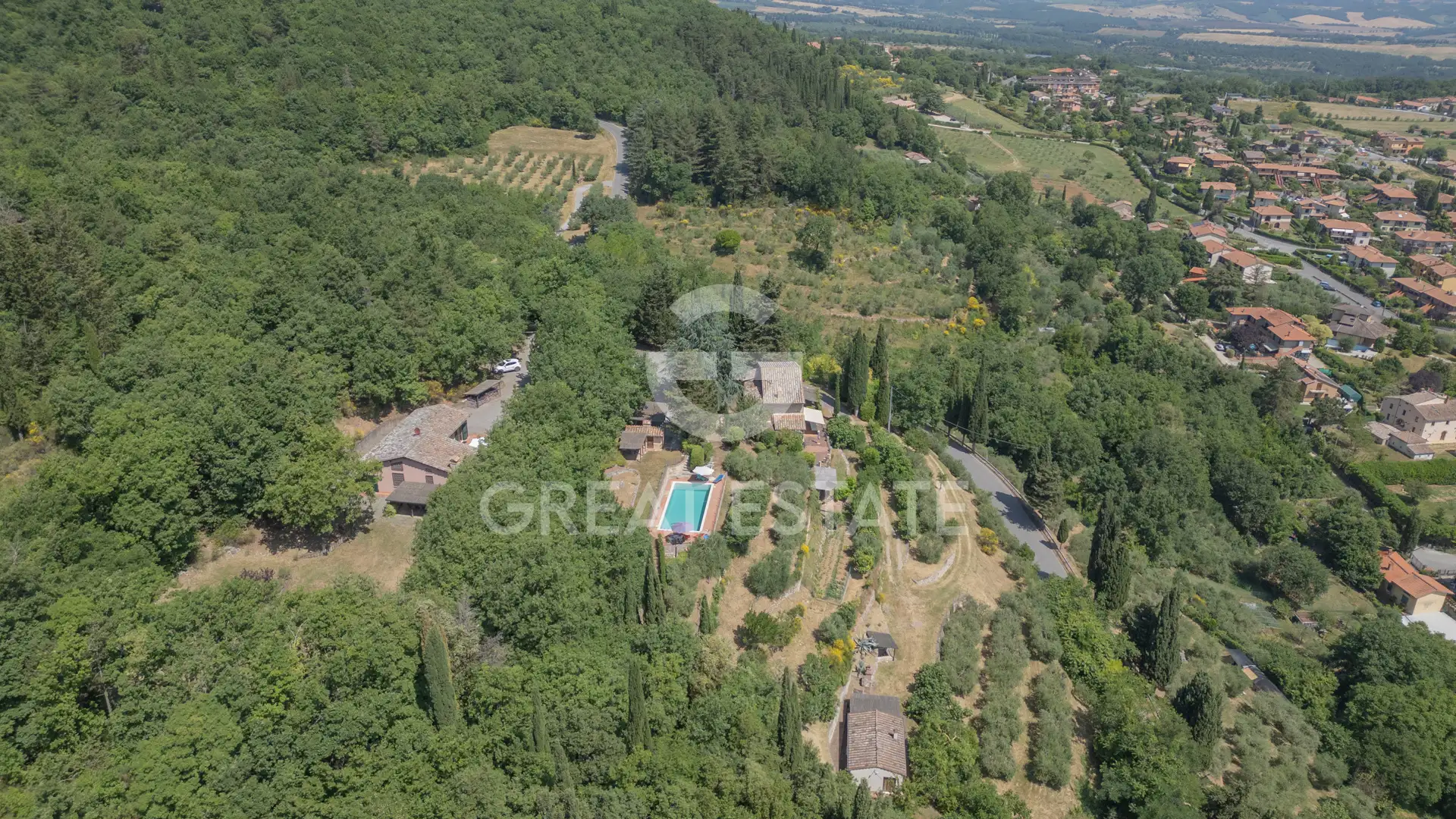 House 651m² in Italy, Siena. Priced at 1800000€ rent photo-8