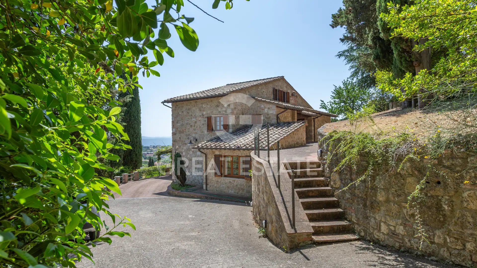 House 651m² in Italy, Siena. Priced at 1800000€ rent photo-11