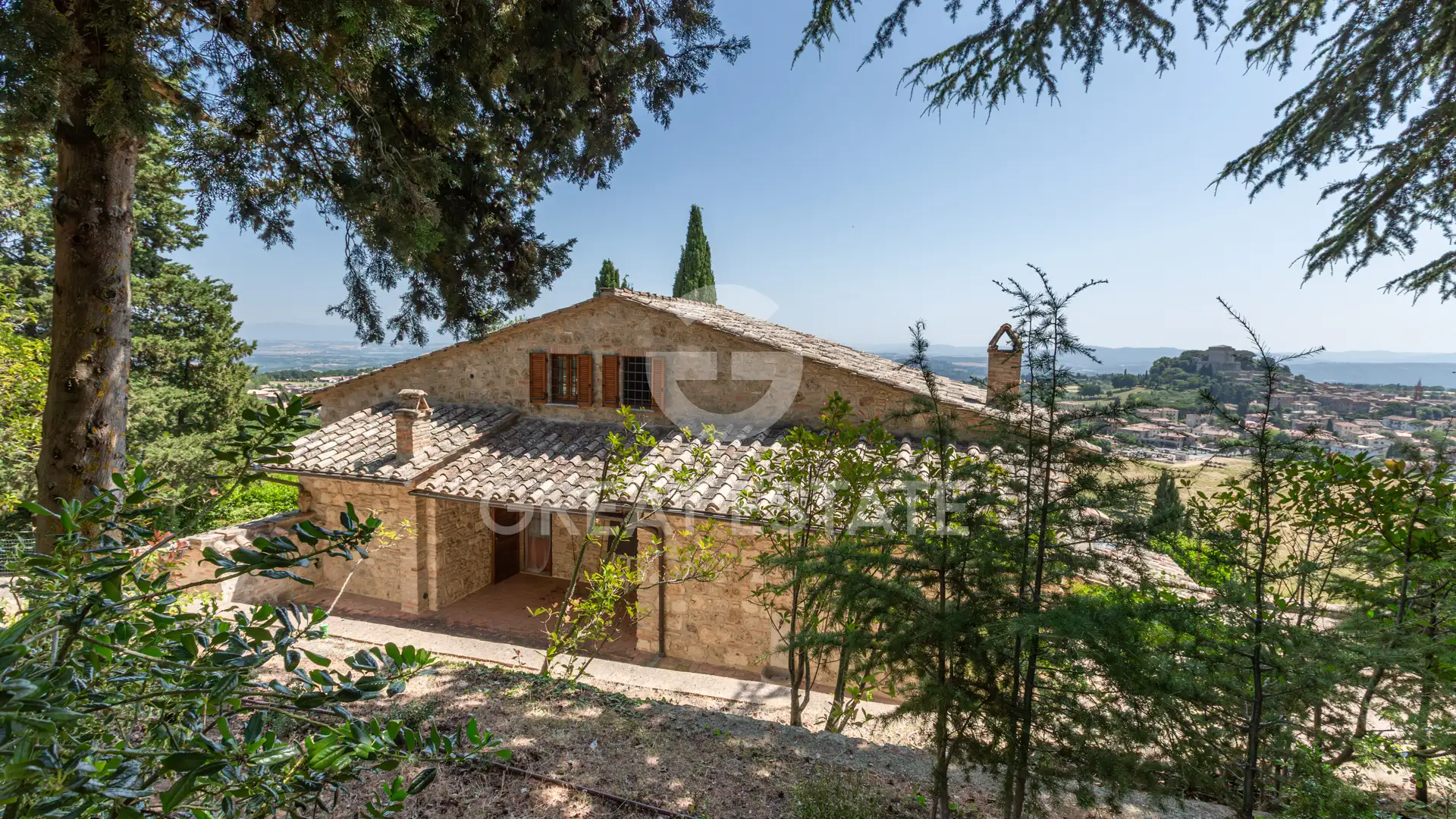 House 651m² in Italy, Siena. Priced at 1800000€ rent photo-12