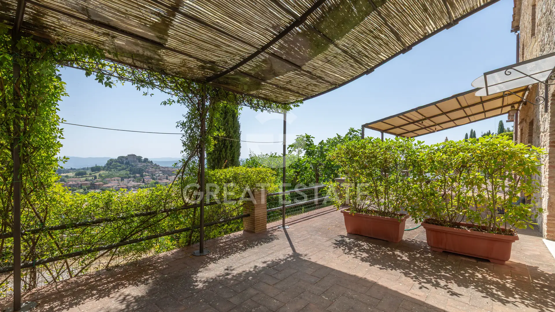 House 651m² in Italy, Siena. Priced at 1800000€ rent photo-13