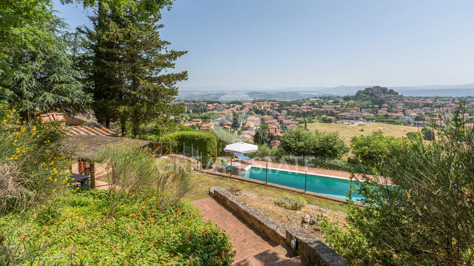 House 651m² in Italy, Siena. Priced at 1800000€ rent photo-14