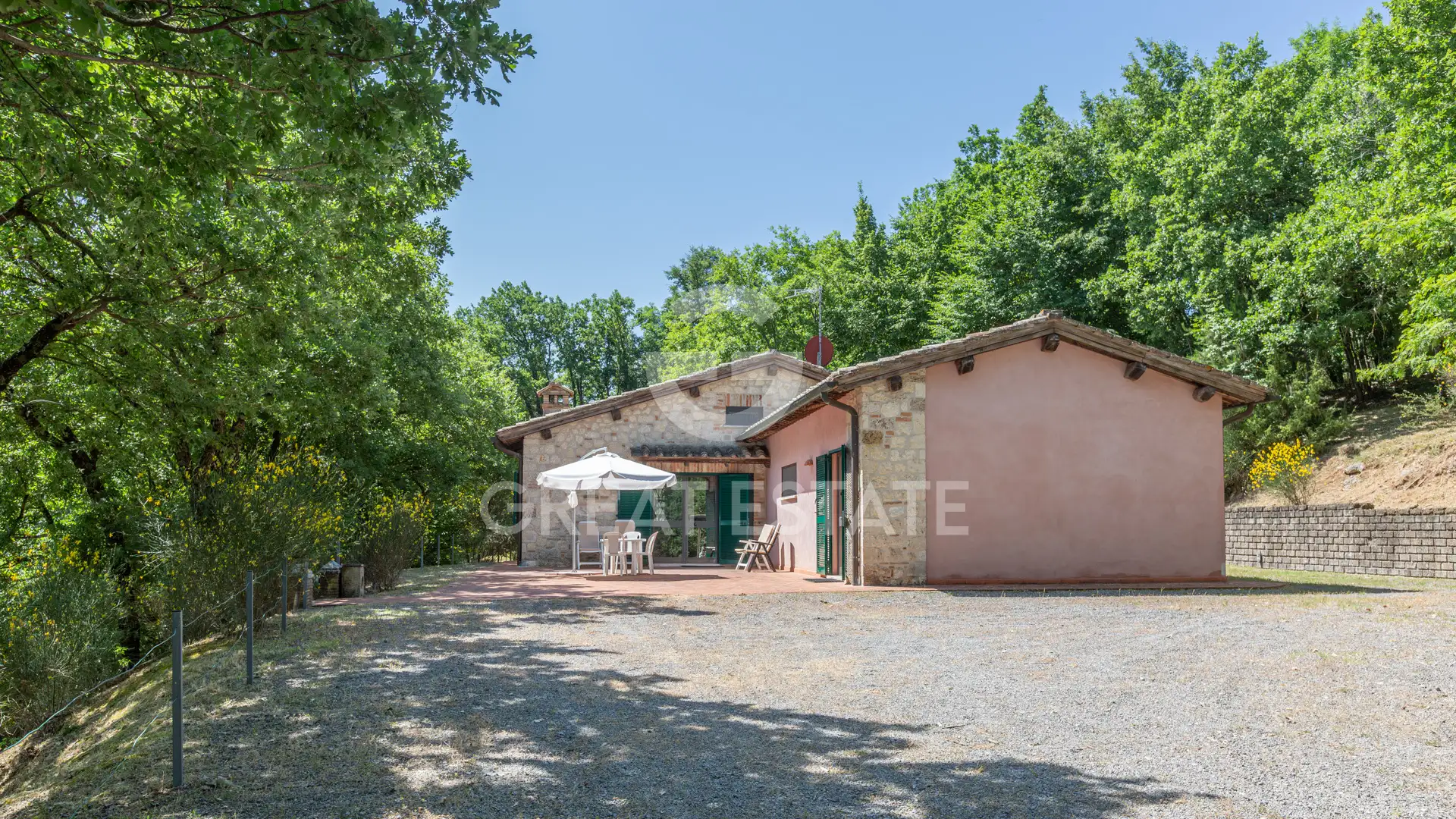 House 651m² in Italy, Siena. Priced at 1800000€ rent photo-15