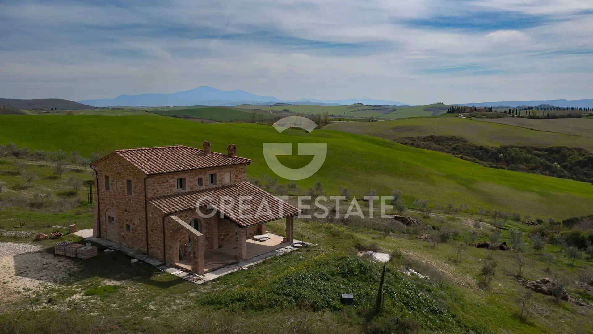 House 332m² in Italy, Siena. Priced at 1390000€ rent photo-1
