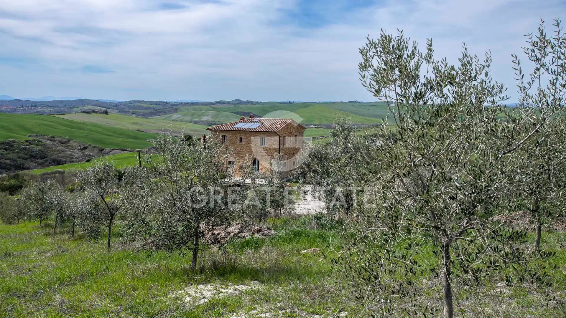 House 332m² in Italy, Siena. Priced at 1390000€ rent photo-2