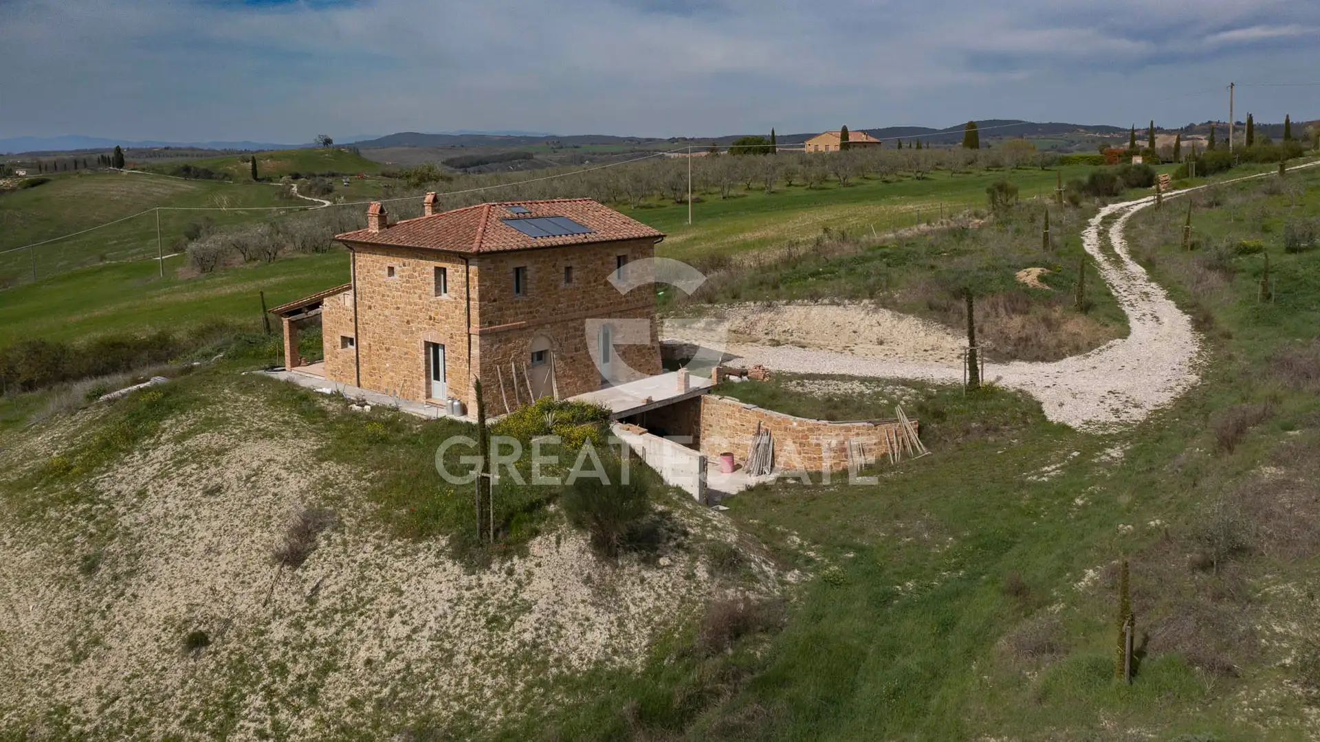 House 332m² in Italy, Siena. Priced at 1390000€ rent photo-3