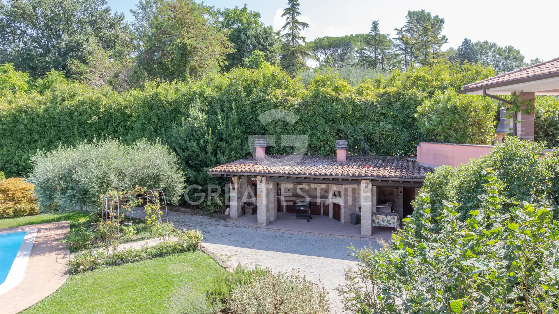 Villa 798m² in Italy, Perugia. Priced at 1070000€ rent photo-8