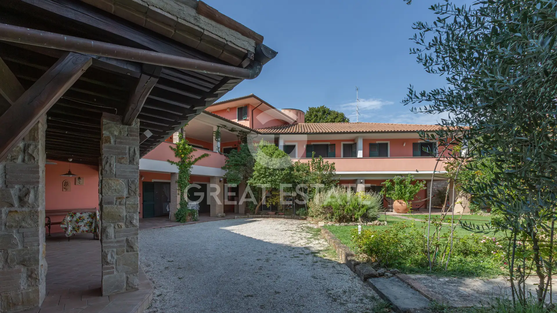 Villa 798m² in Italy, Perugia. Priced at 1070000€ rent photo-4