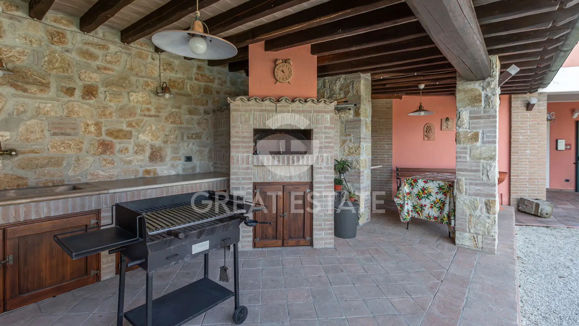 Villa 798m² in Italy, Perugia. Priced at 900000€ rent photo-5