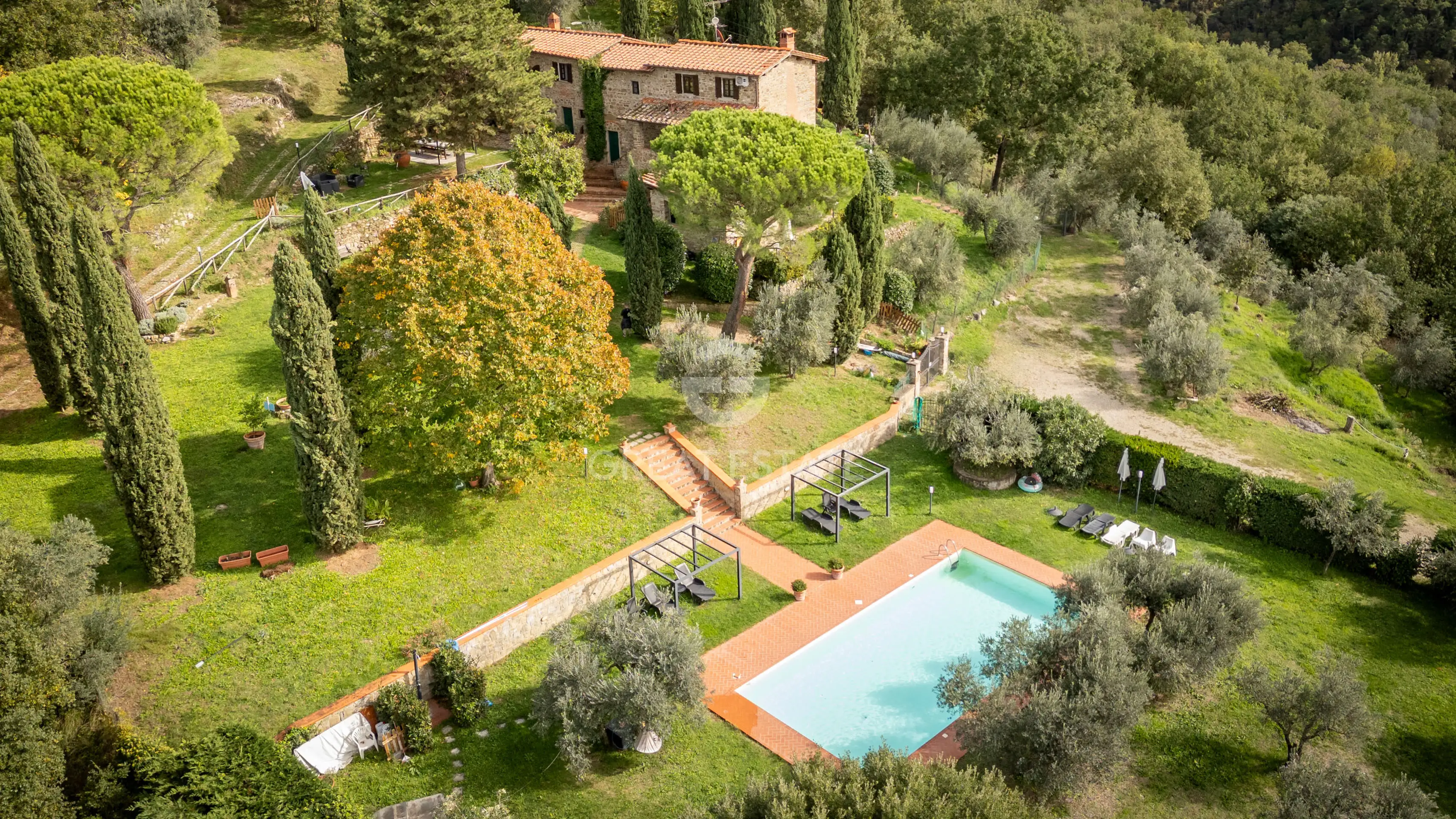 House 389m² in Italy, Florence. Priced at 980000€ rent photo-3