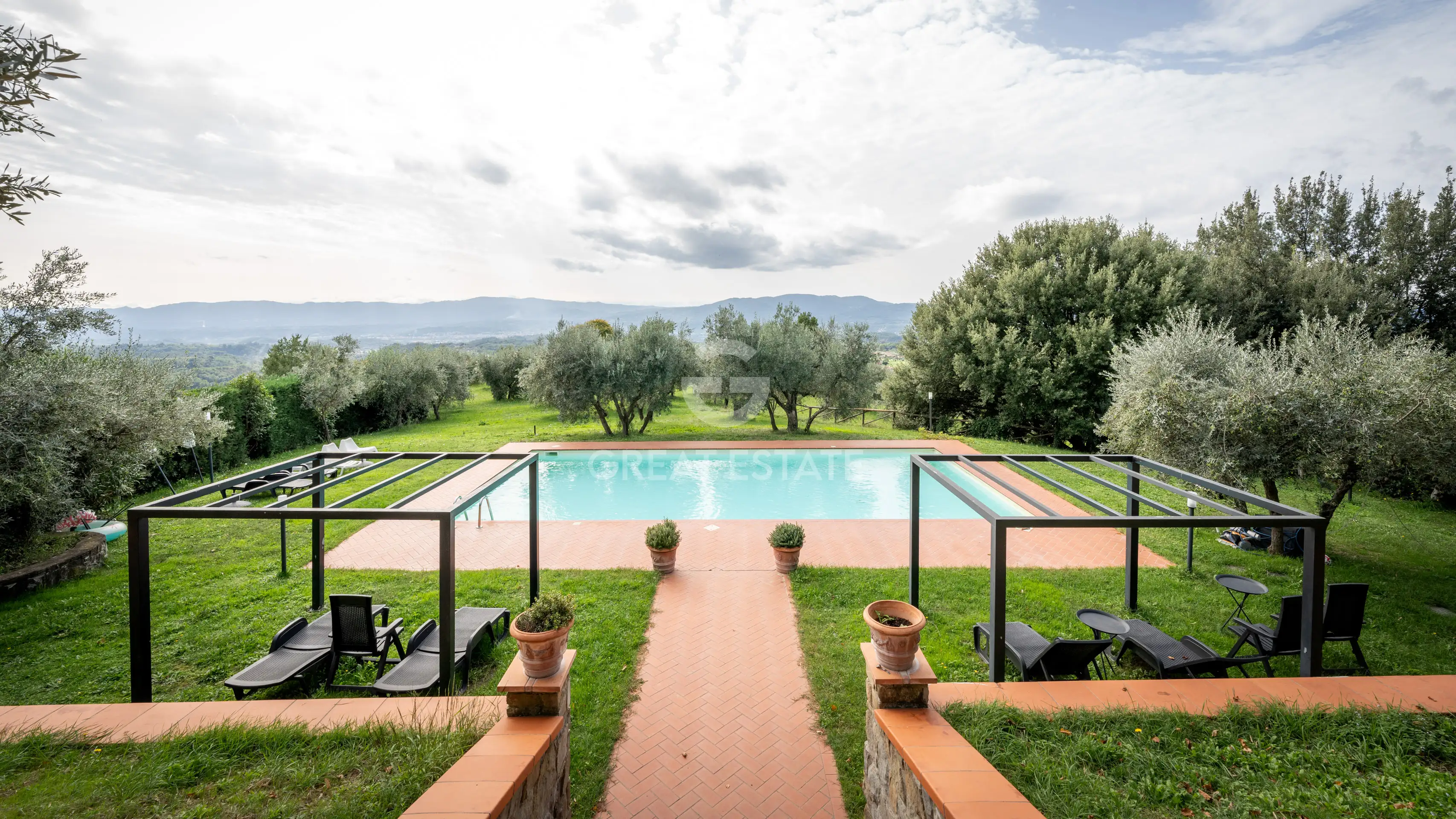 House 389m² in Italy, Florence. Priced at 980000€ rent photo-5