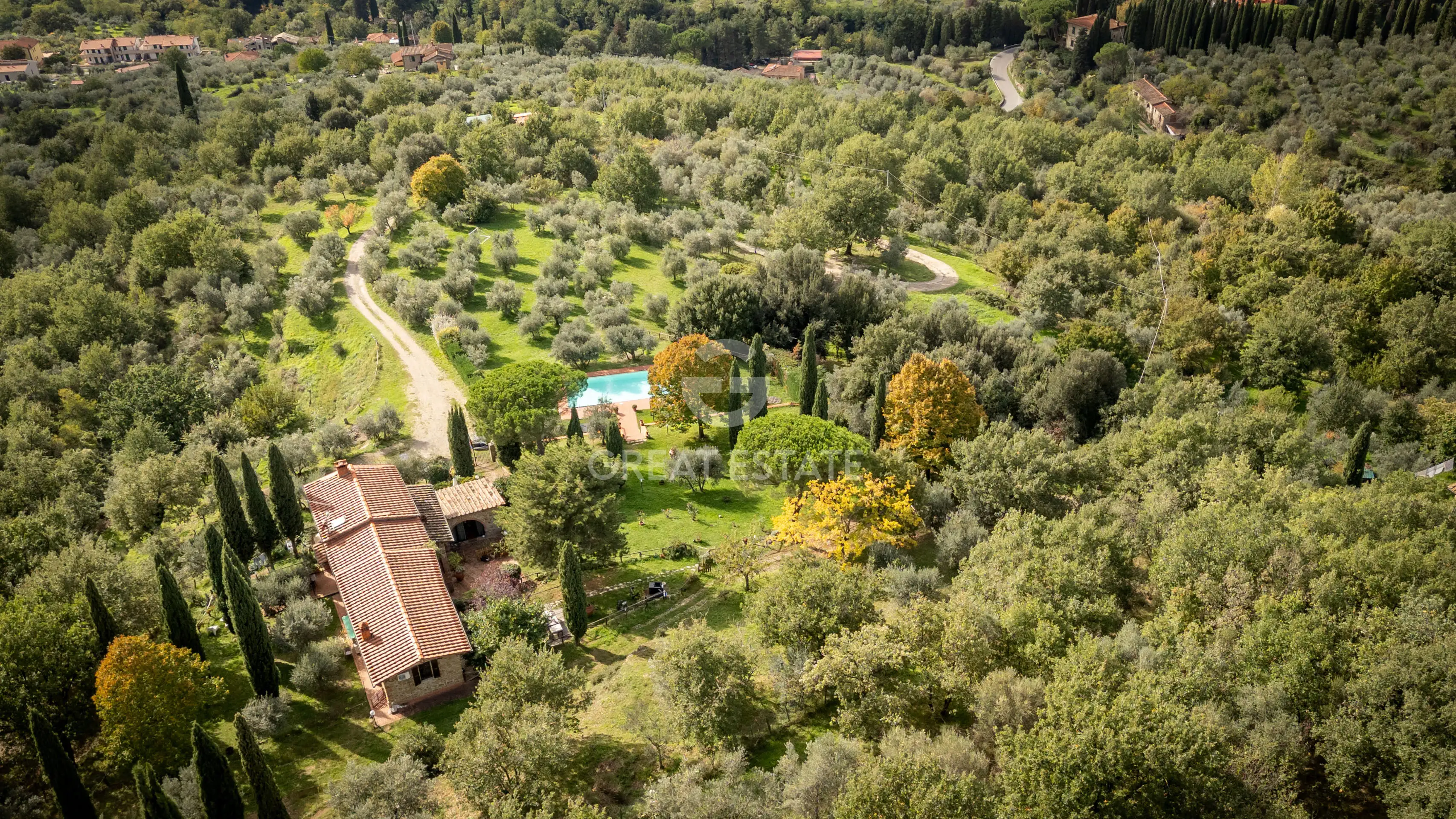 House 389m² in Italy, Florence. Priced at 980000€ rent photo-4