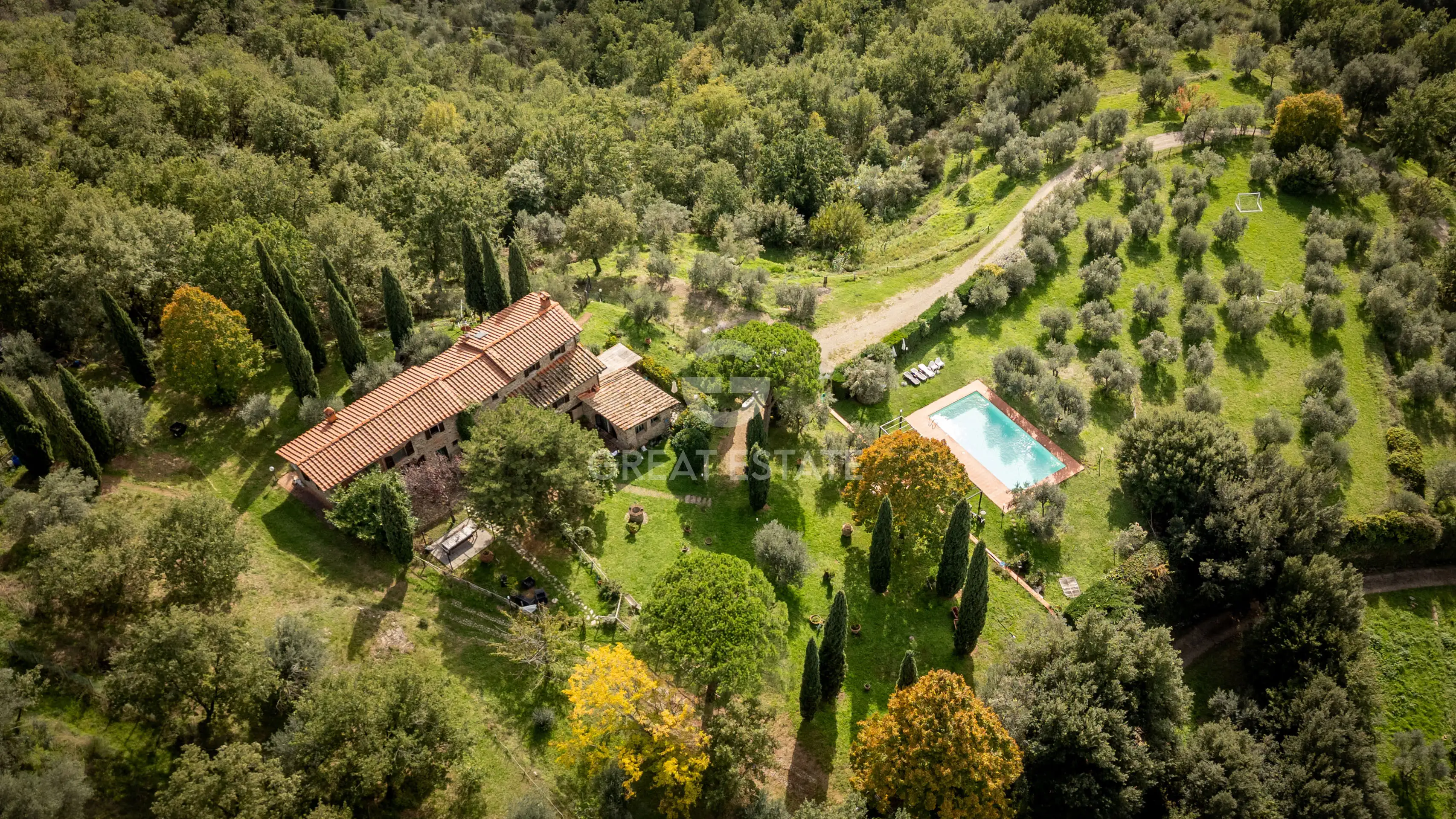House 389m² in Italy, Florence. Priced at 980000€ rent photo-6