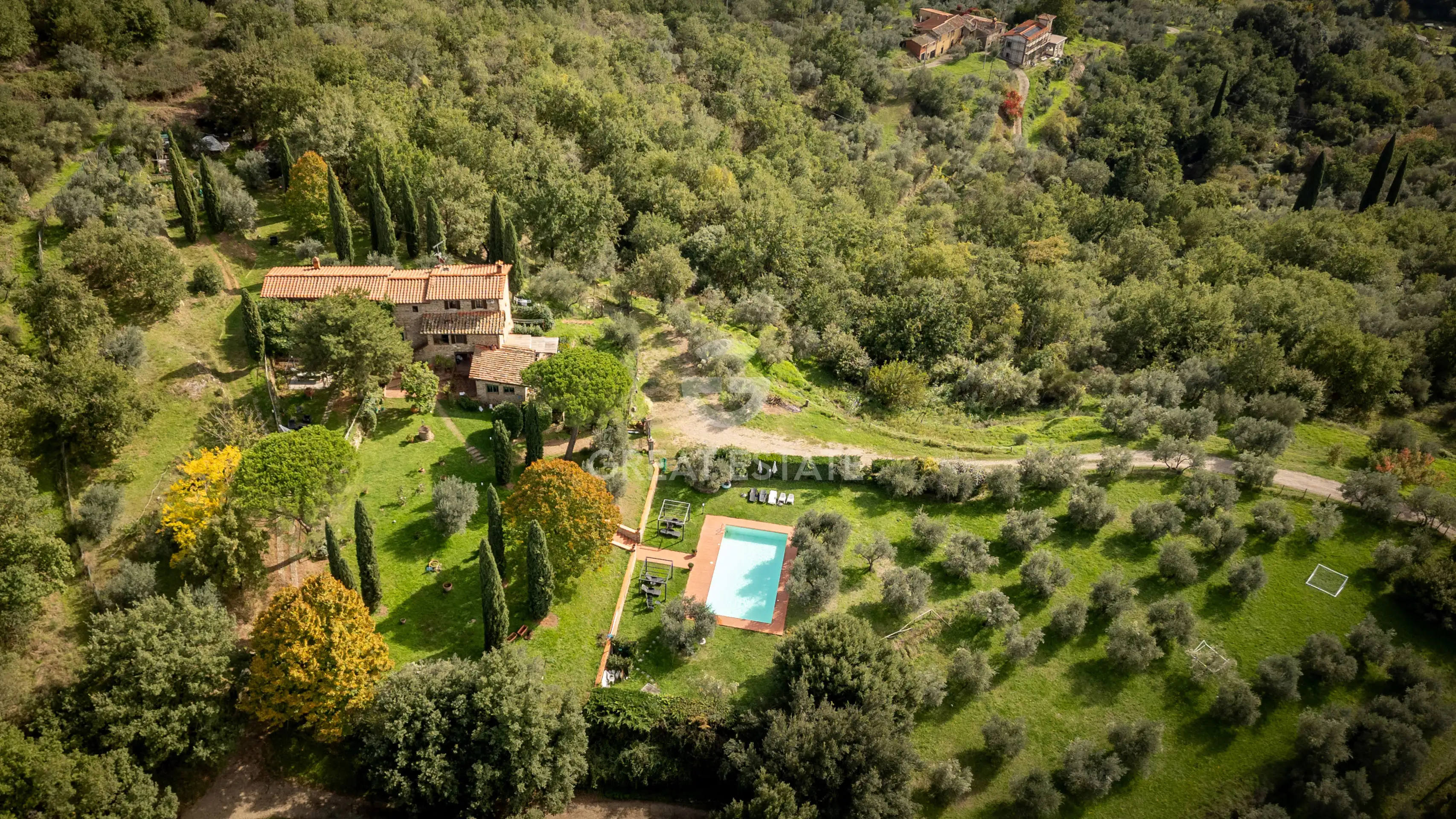 House 389m² in Italy, Florence. Priced at 980000€ rent photo-8