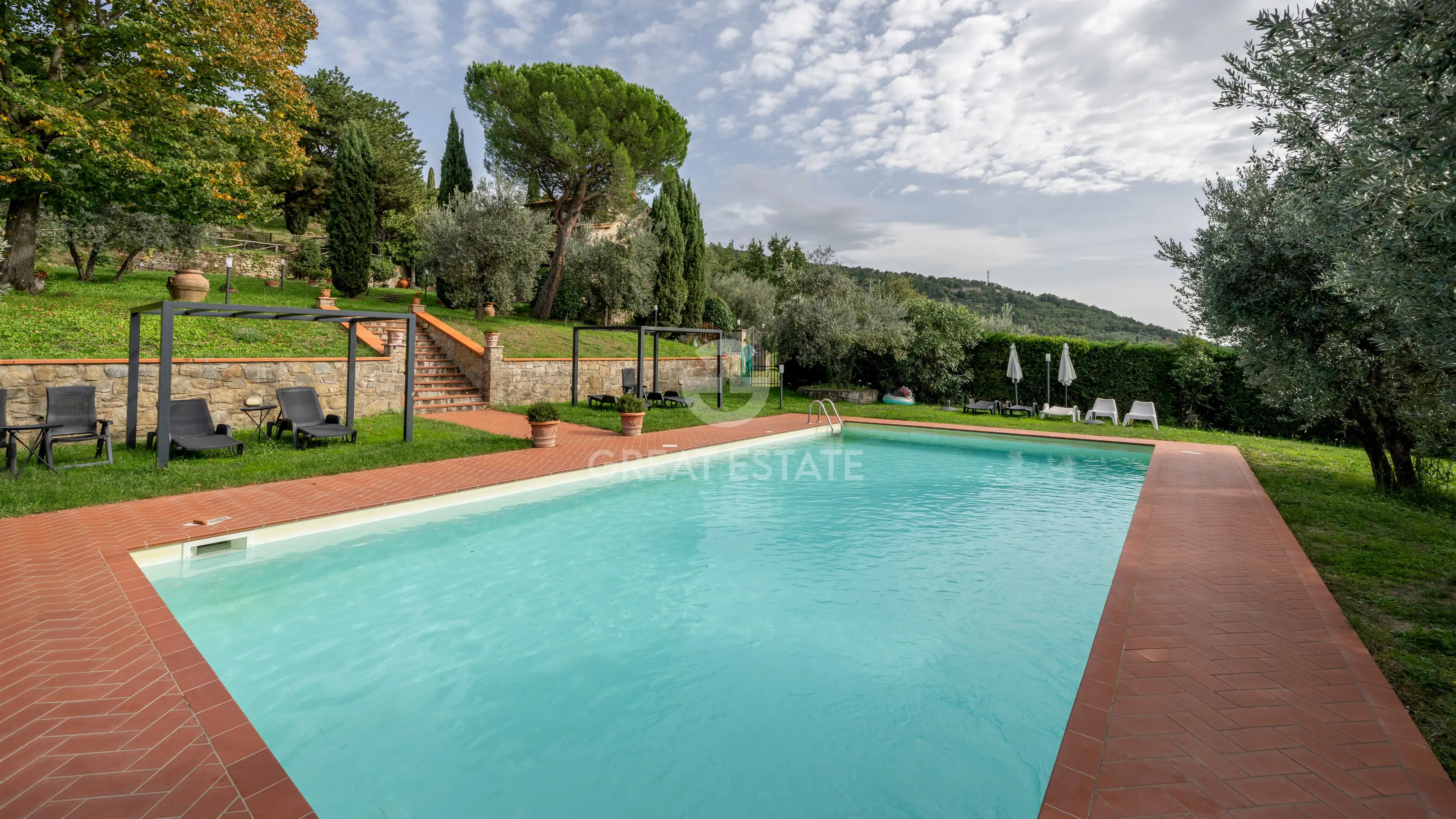 House 389m² in Italy, Florence. Priced at 980000€ rent photo-9