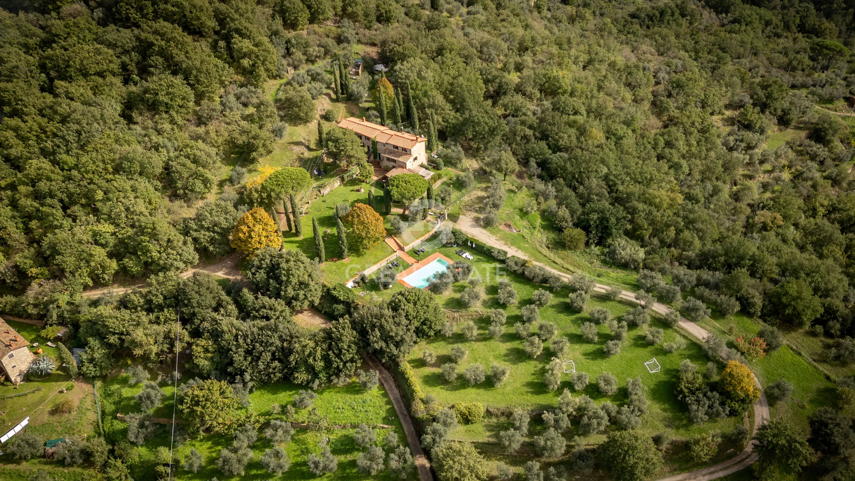 House 389m² in Italy, Florence. Priced at 980000€ rent photo-11