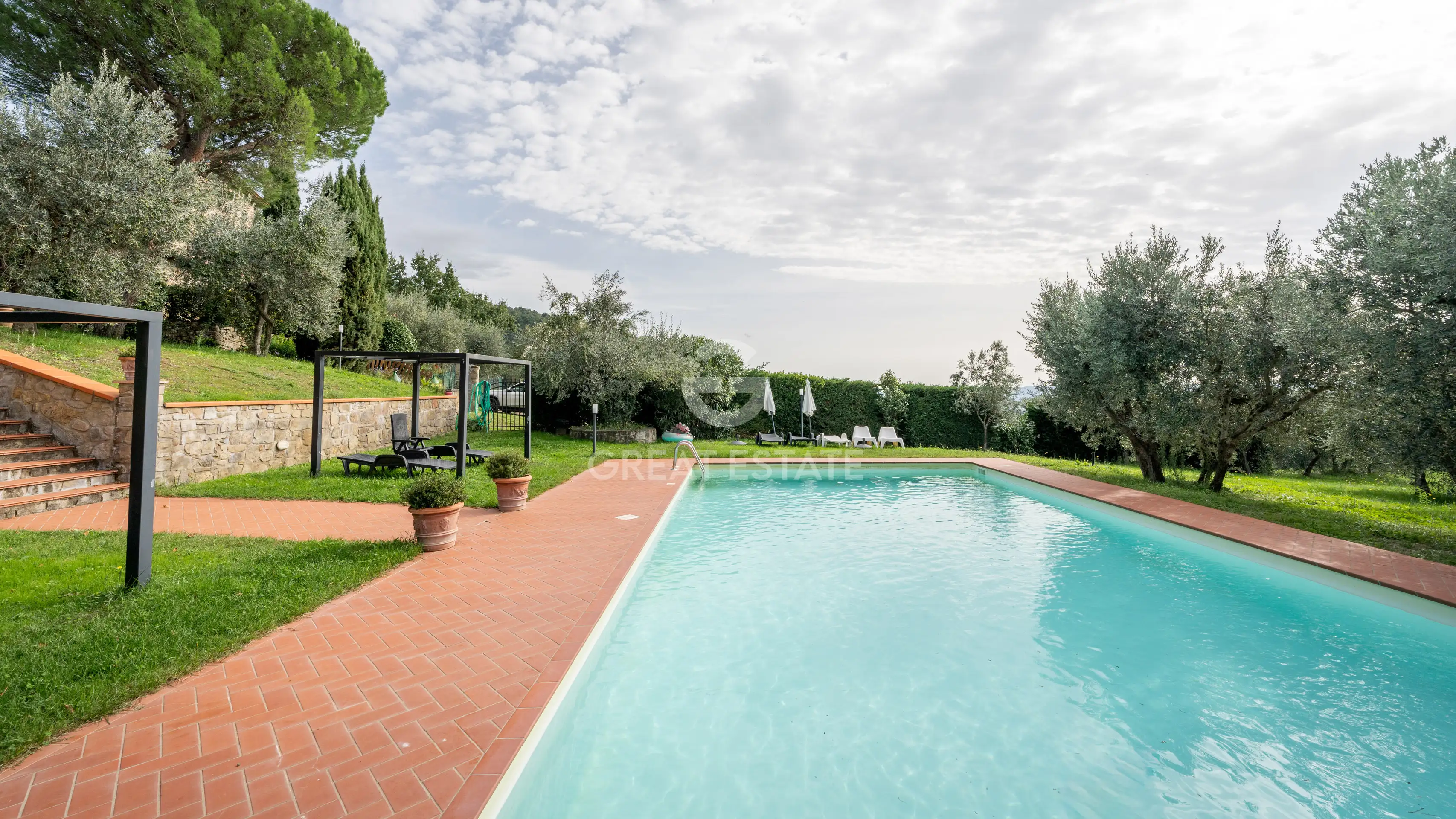 House 389m² in Italy, Florence. Priced at 980000€ rent photo-10