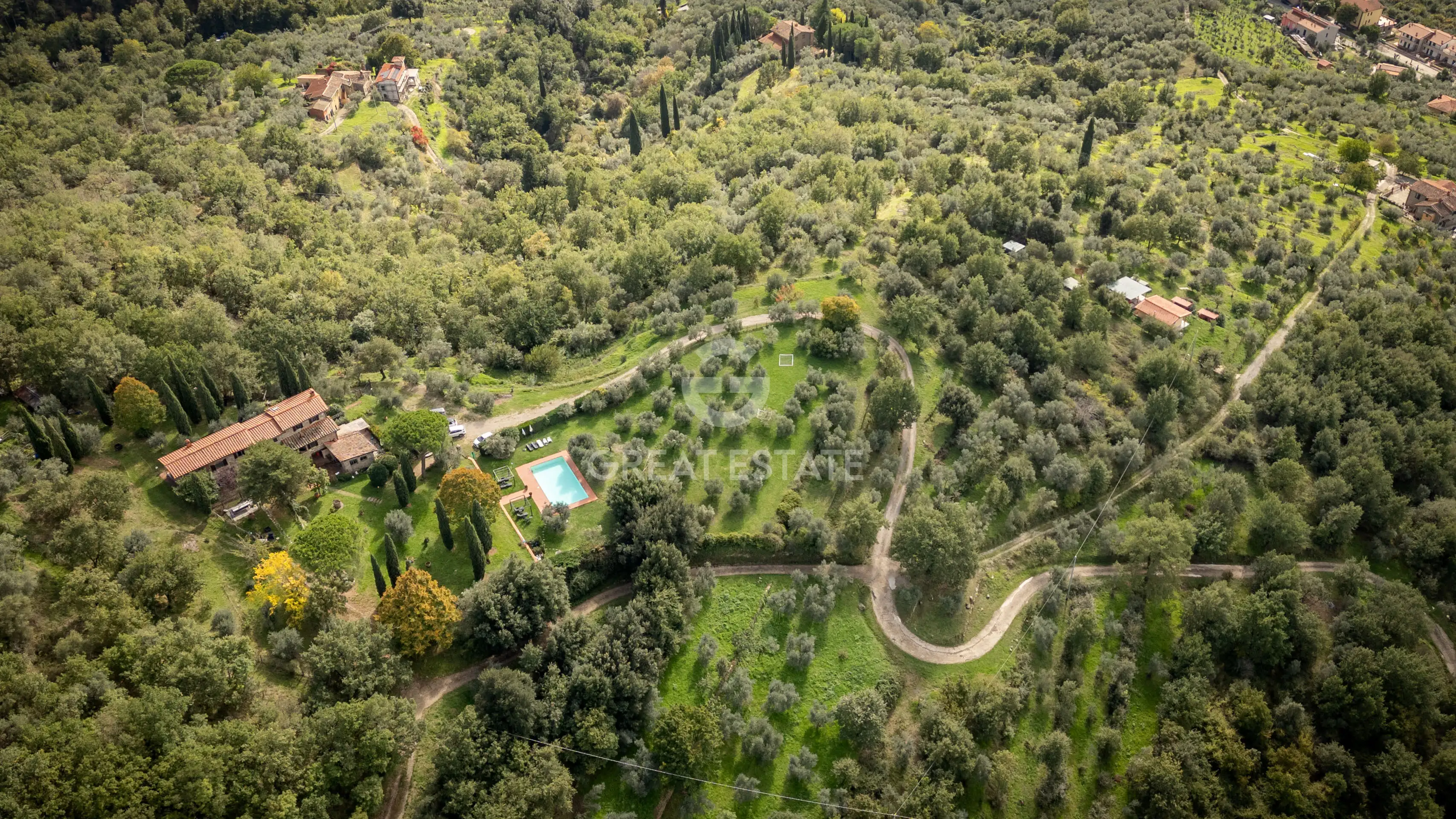 House 389m² in Italy, Florence. Priced at 980000€ rent photo-12