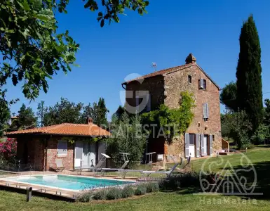 Buy in Italy for 890000€