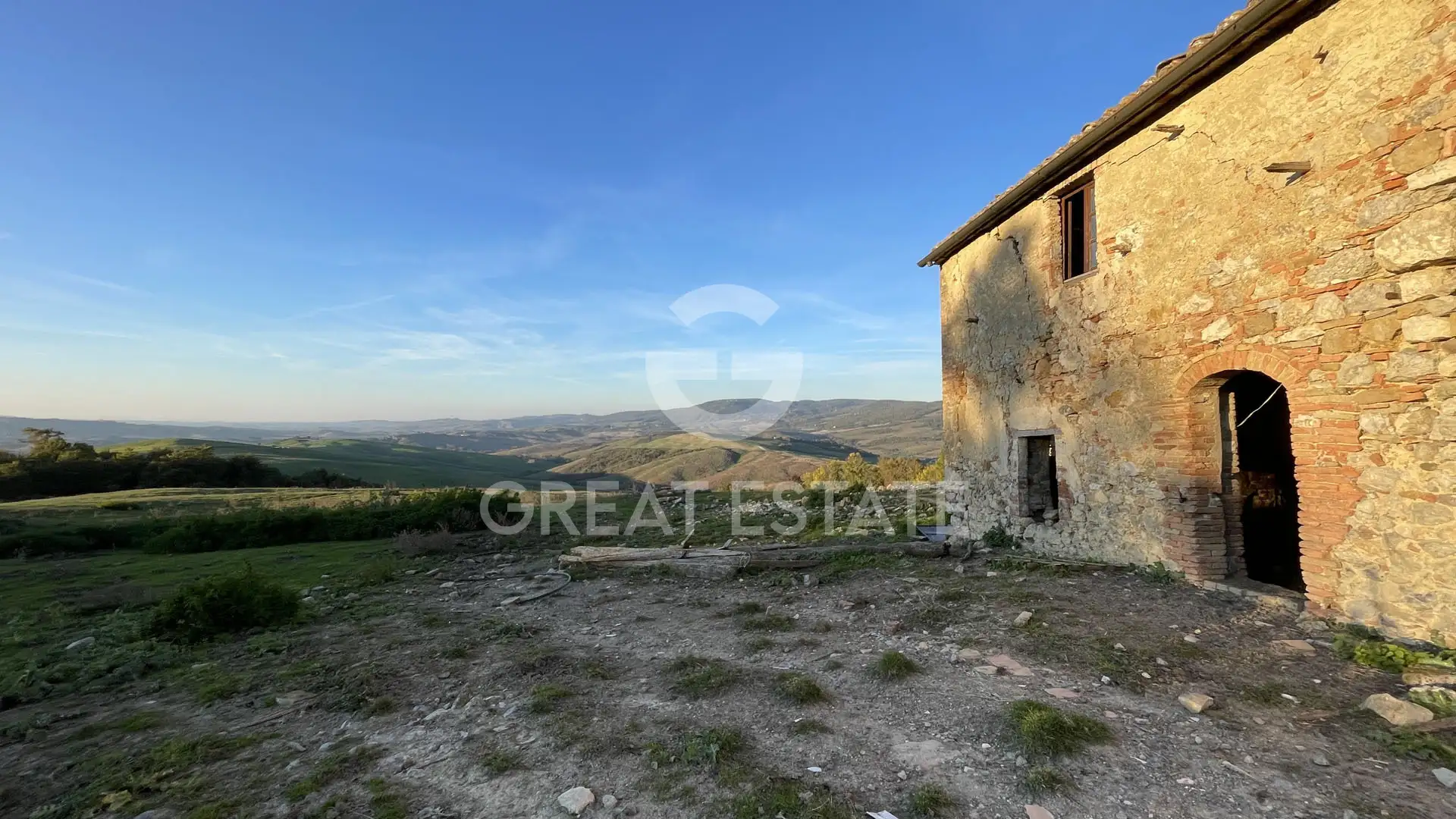 House 757m² in Italy, Siena. Priced at 650000€ rent photo-8