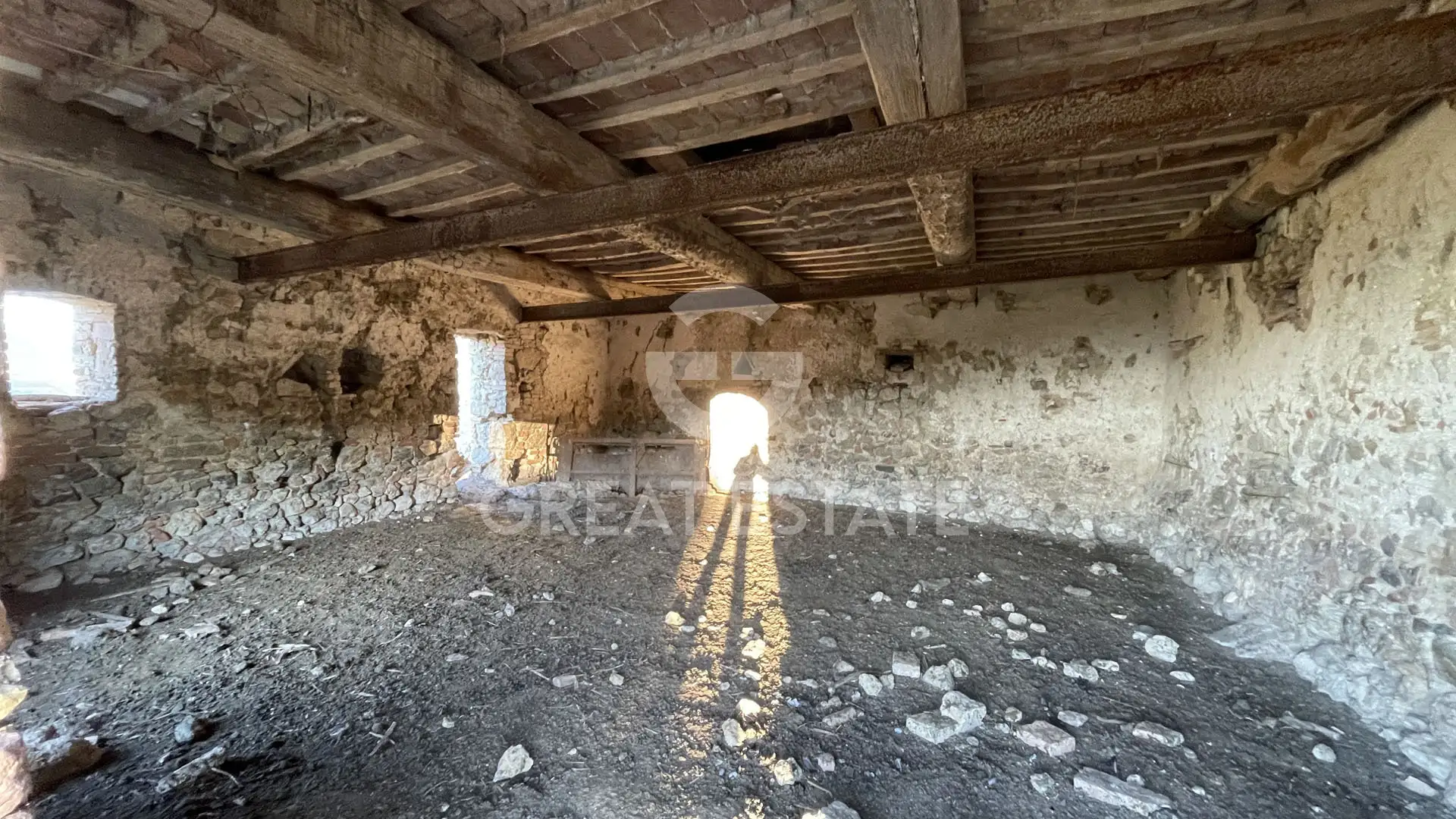 House 757m² in Italy, Siena. Priced at 650000€ rent photo-12