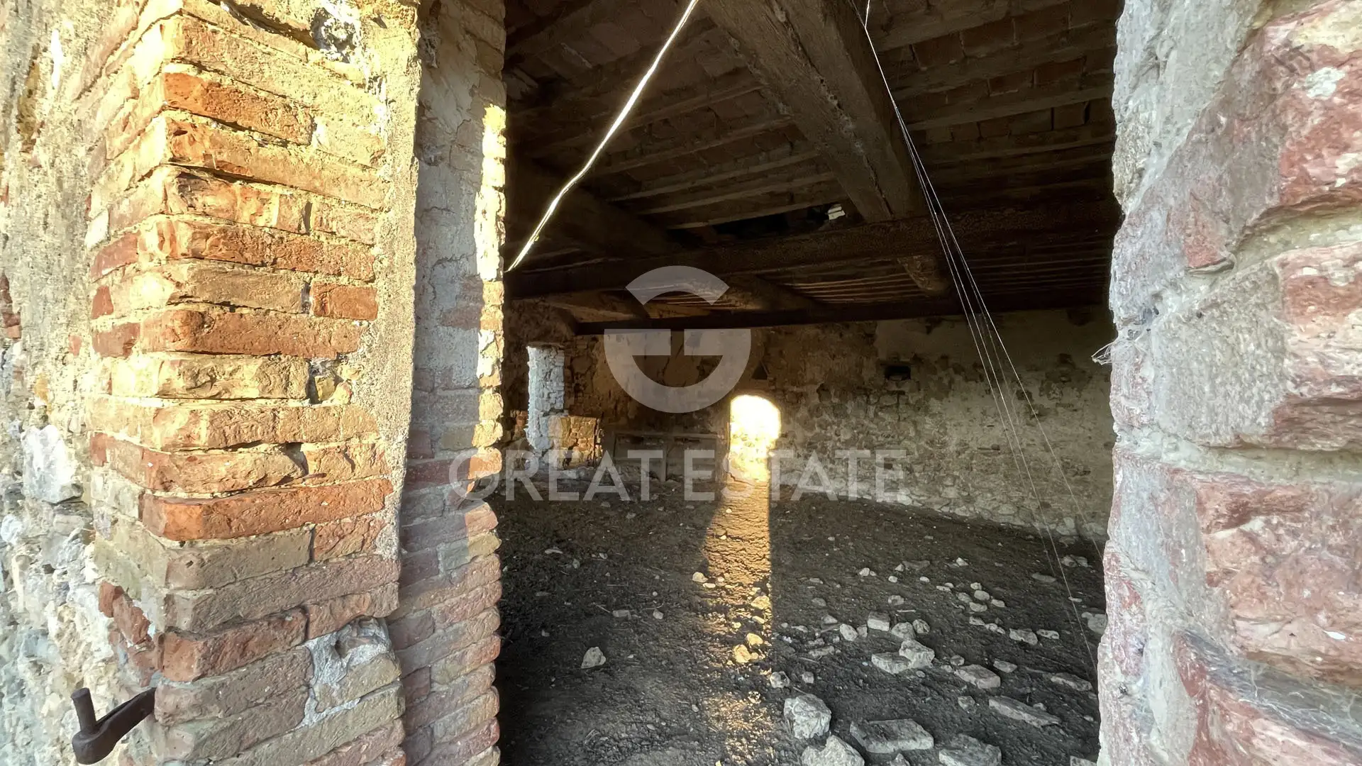 House 757m² in Italy, Siena. Priced at 650000€ rent photo-13