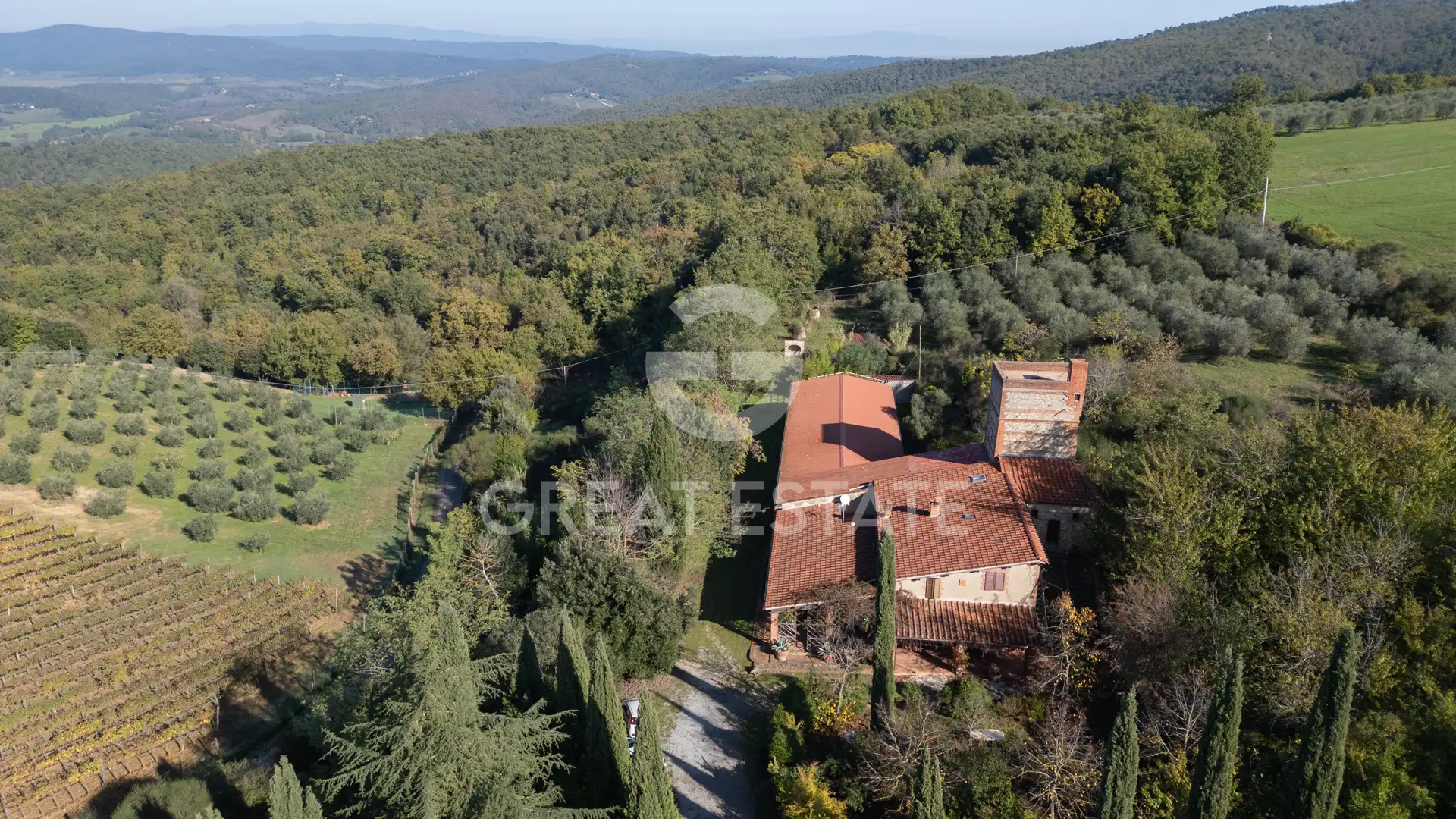 House 987m² in Italy, Siena. Priced at 740000€ rent photo-9