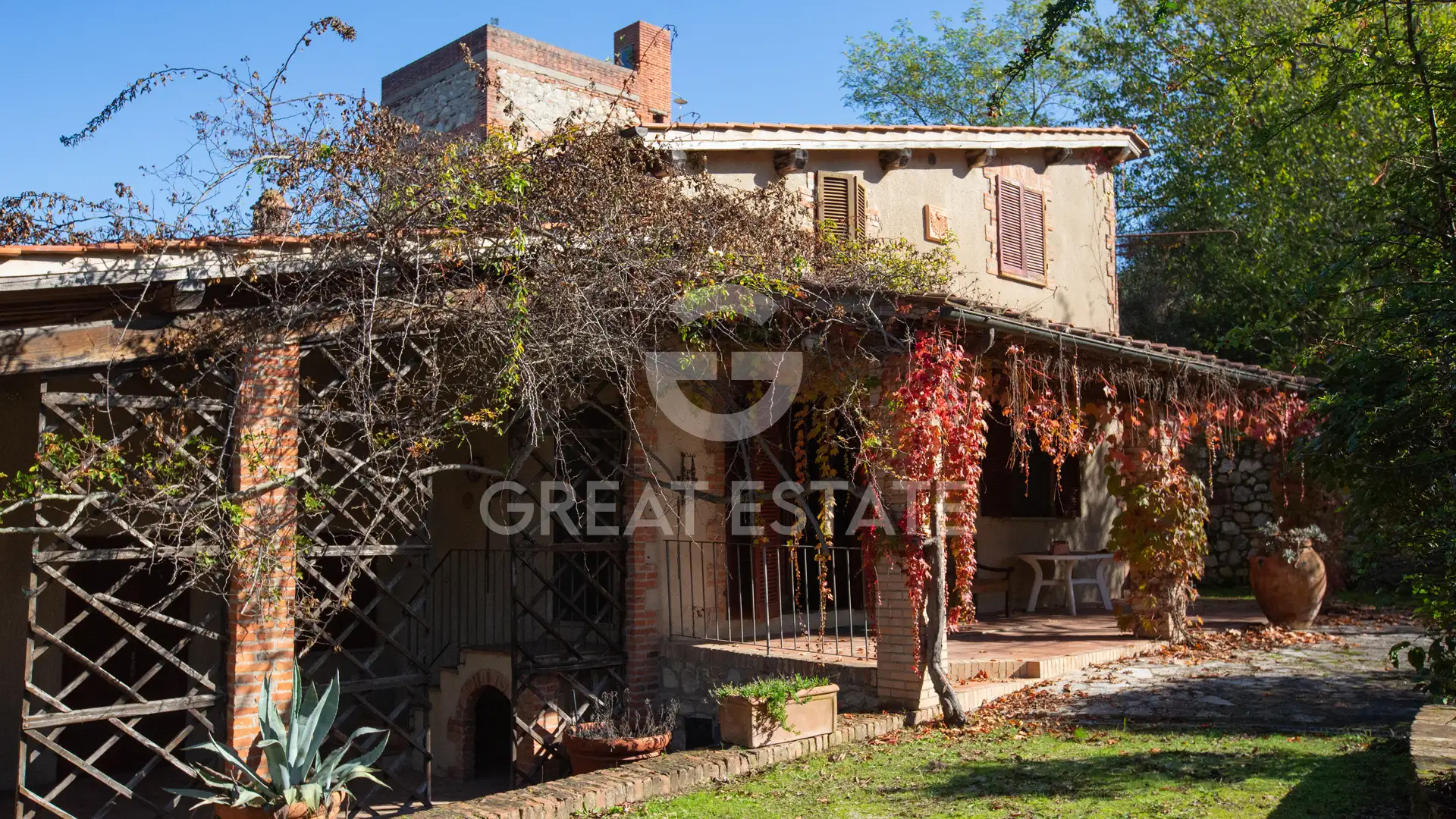 House 987m² in Italy, Siena. Priced at 740000€ rent photo-1