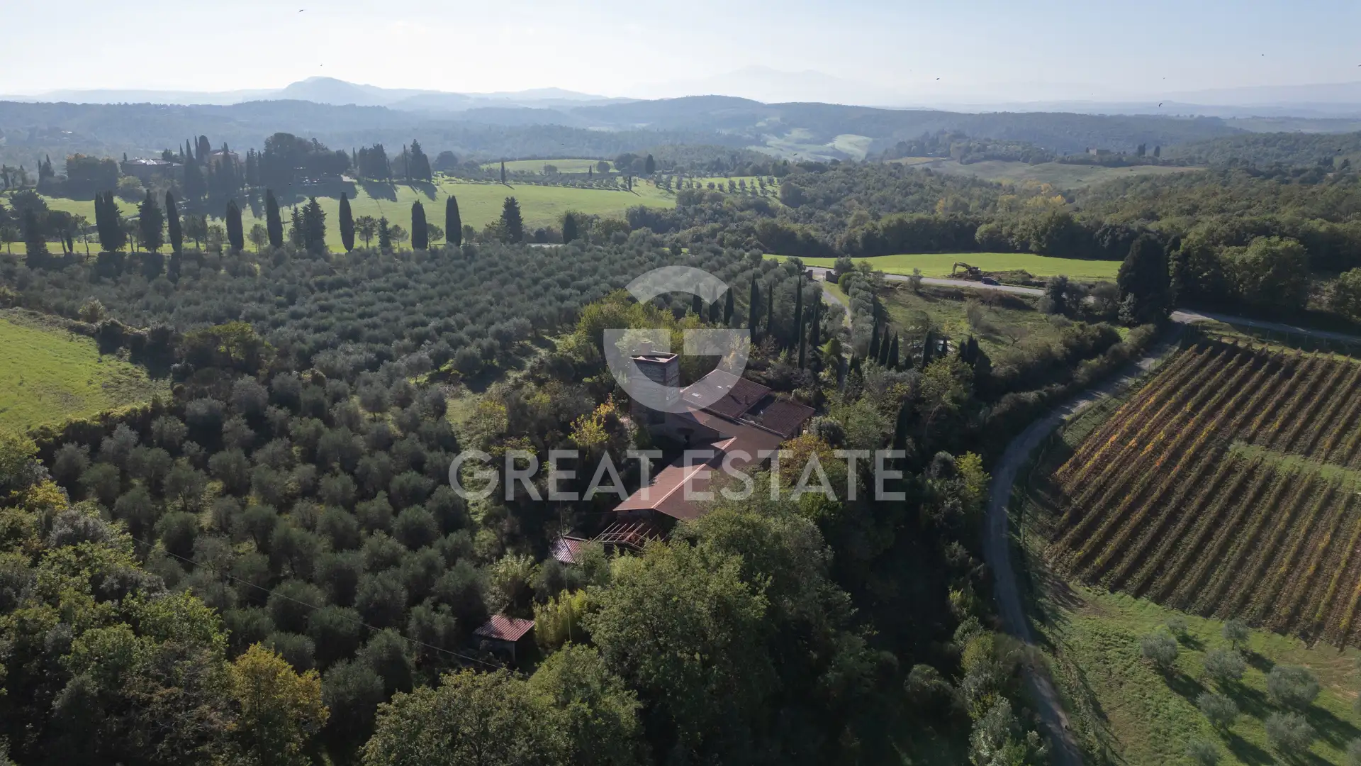 House 987m² in Italy, Siena. Priced at 740000€ rent photo-10