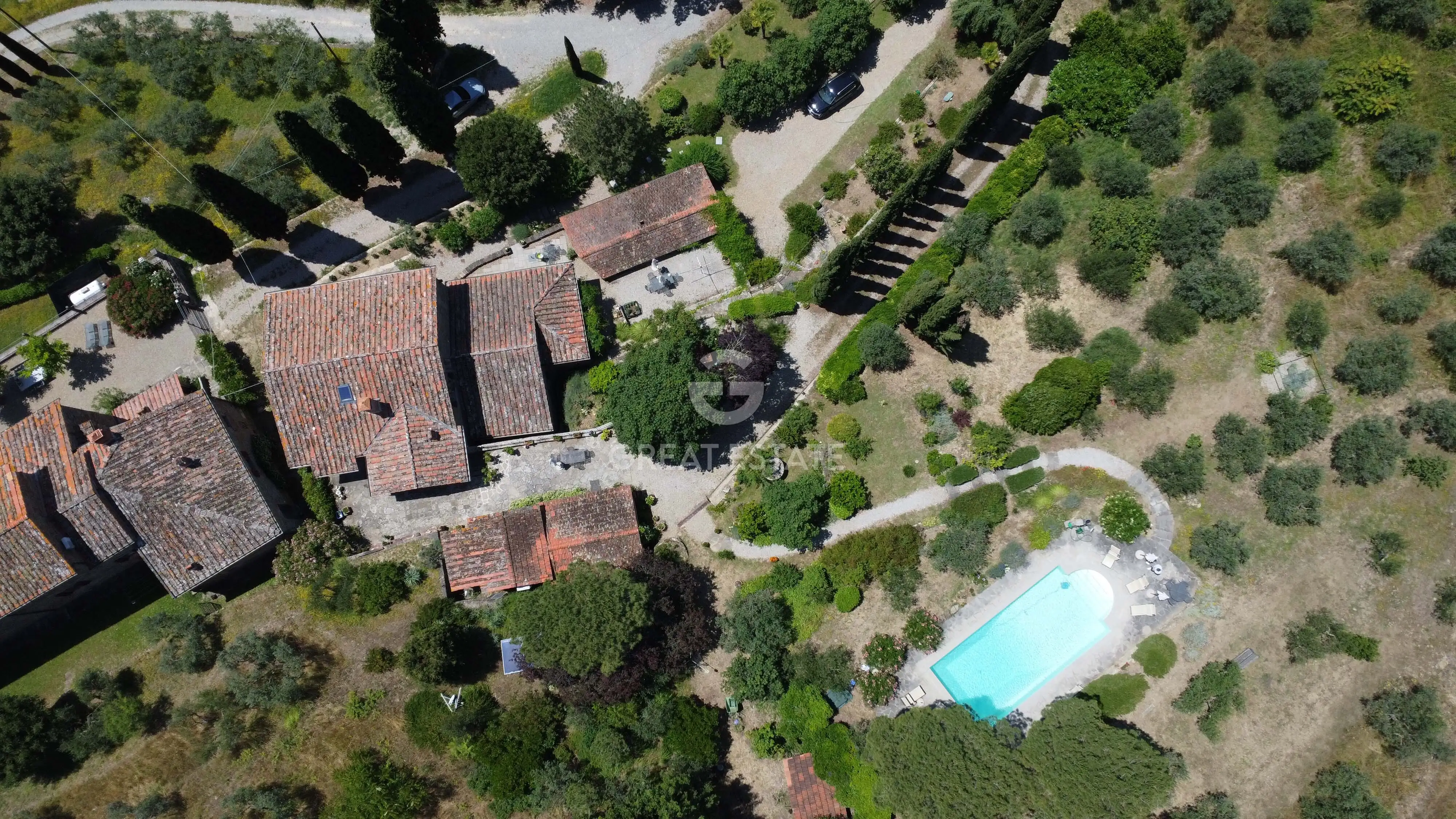 House 440m² in Italy, Arezzo. Priced at 1150000€ rent photo-9