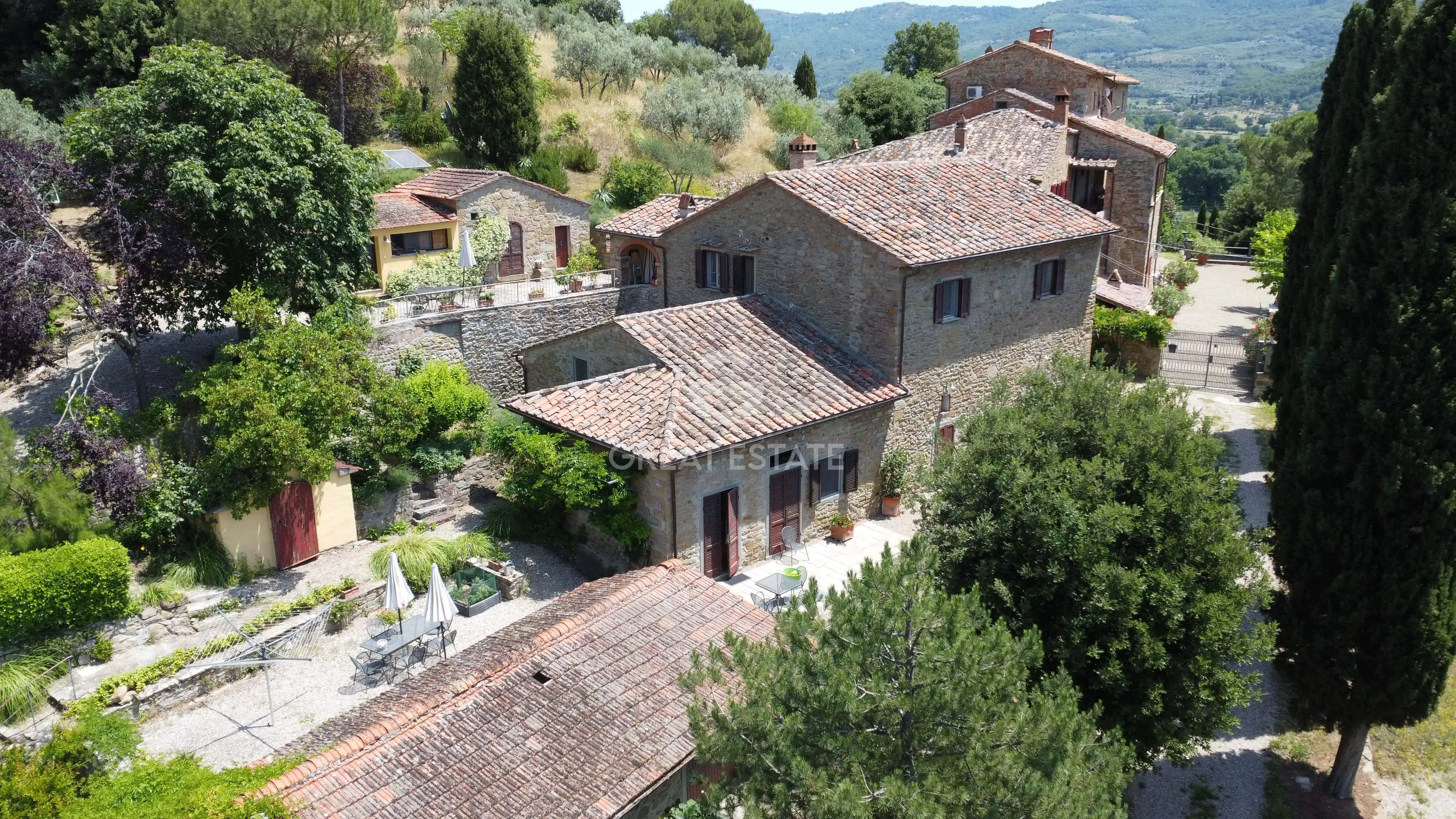 House 440m² in Italy, Arezzo. Priced at 1150000€ rent photo-1