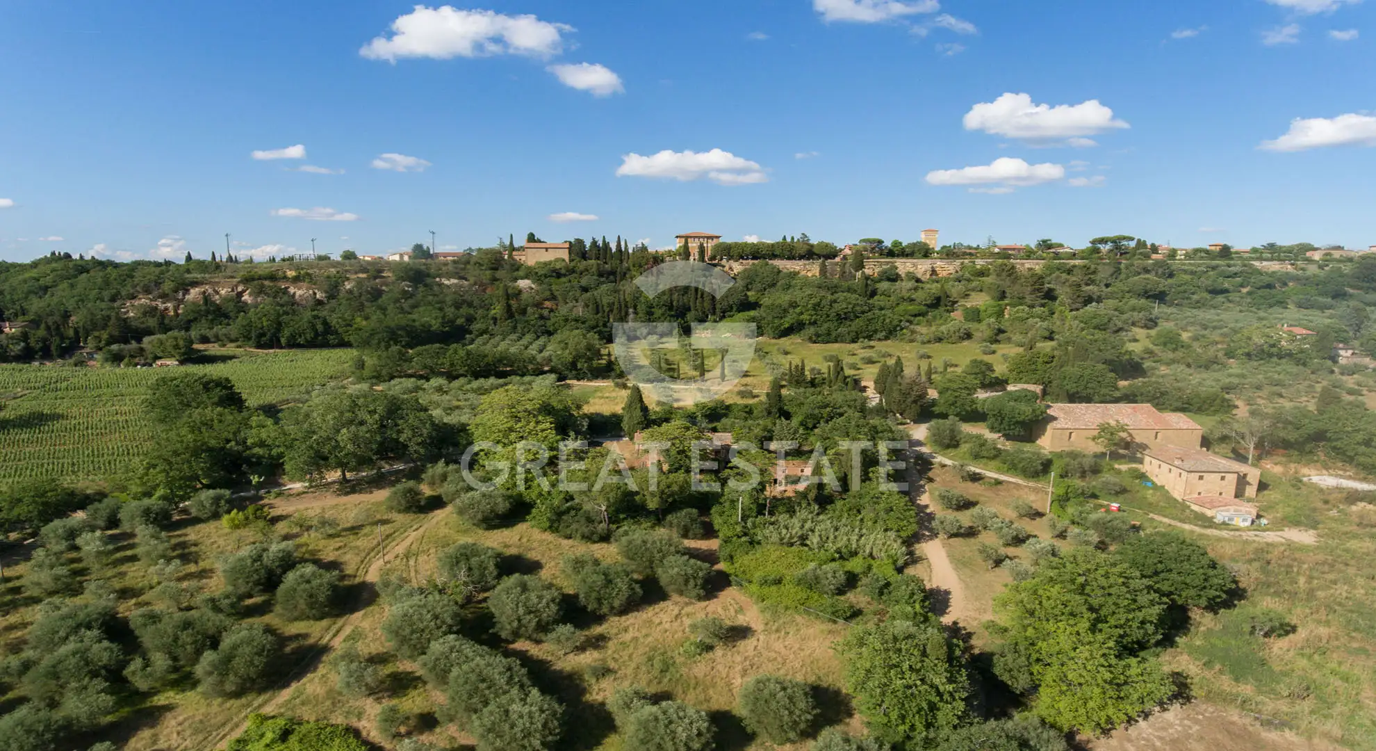 House 525m² in Italy, Siena. Priced at 890000€ rent photo-4
