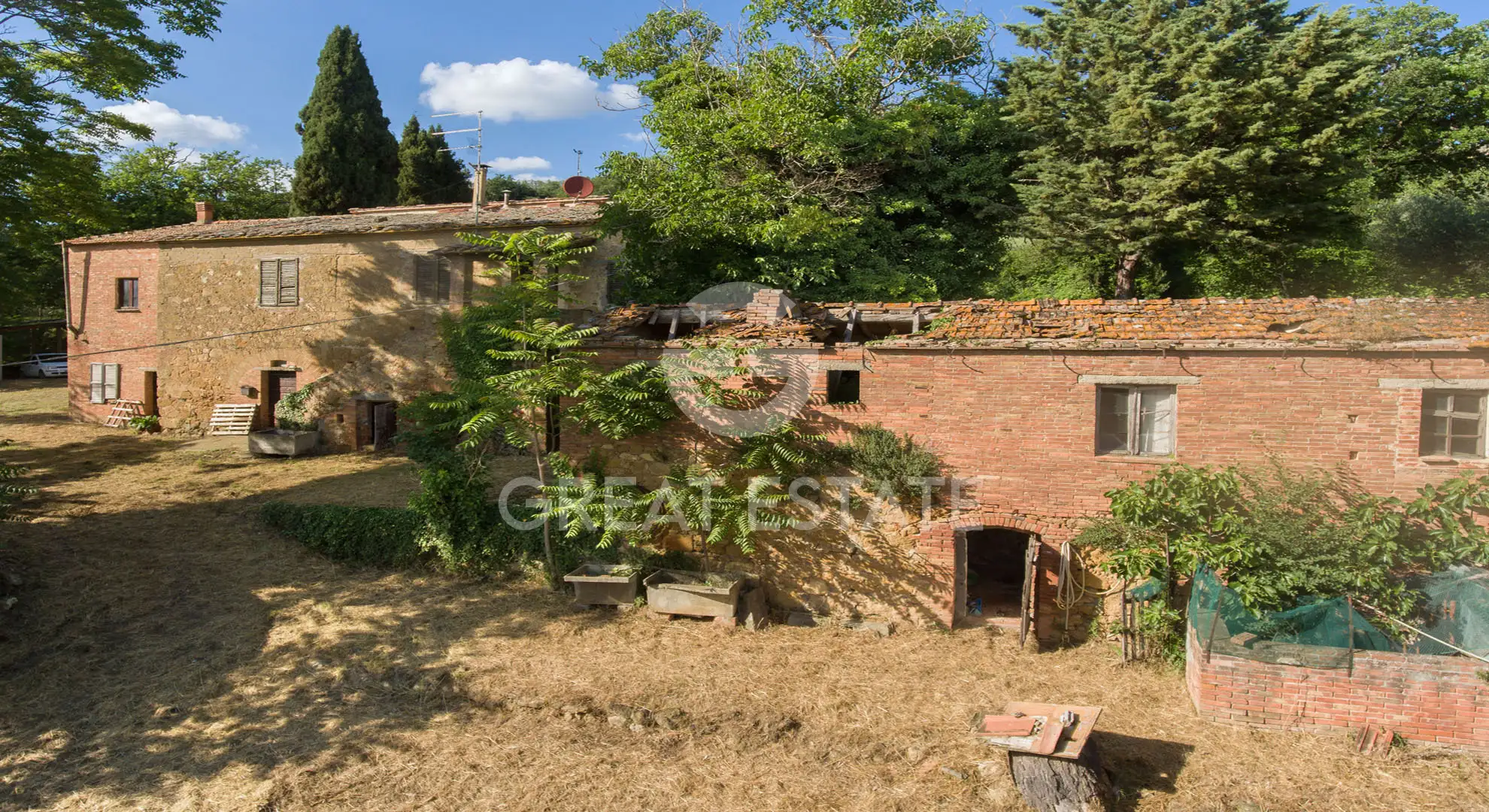 House 525m² in Italy, Siena. Priced at 890000€ rent photo-9