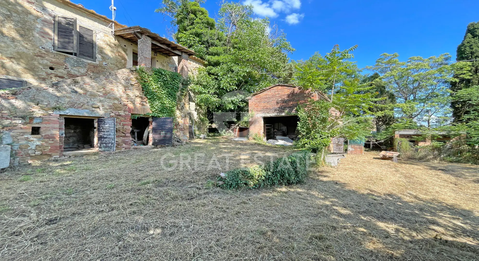 House 525m² in Italy, Siena. Priced at 890000€ rent photo-11