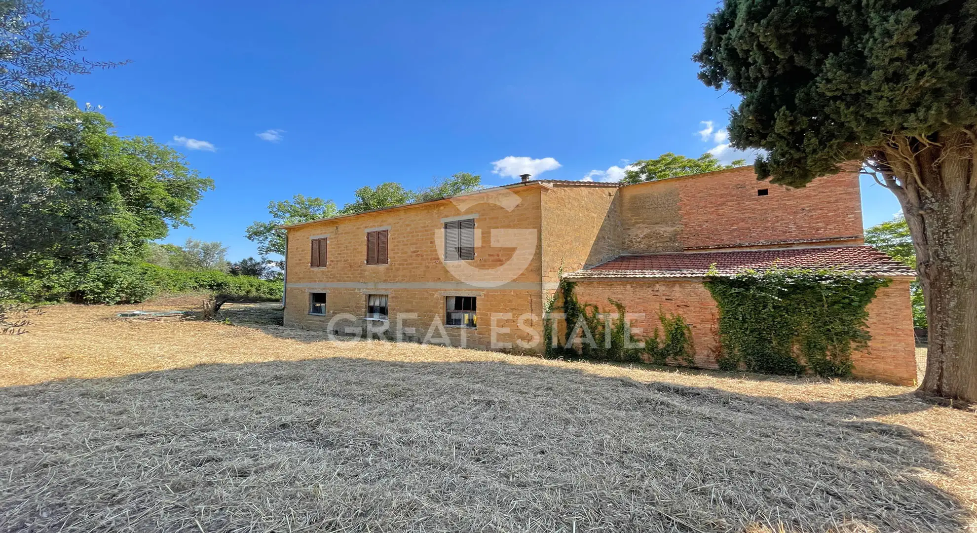 House 525m² in Italy, Siena. Priced at 890000€ rent photo-13