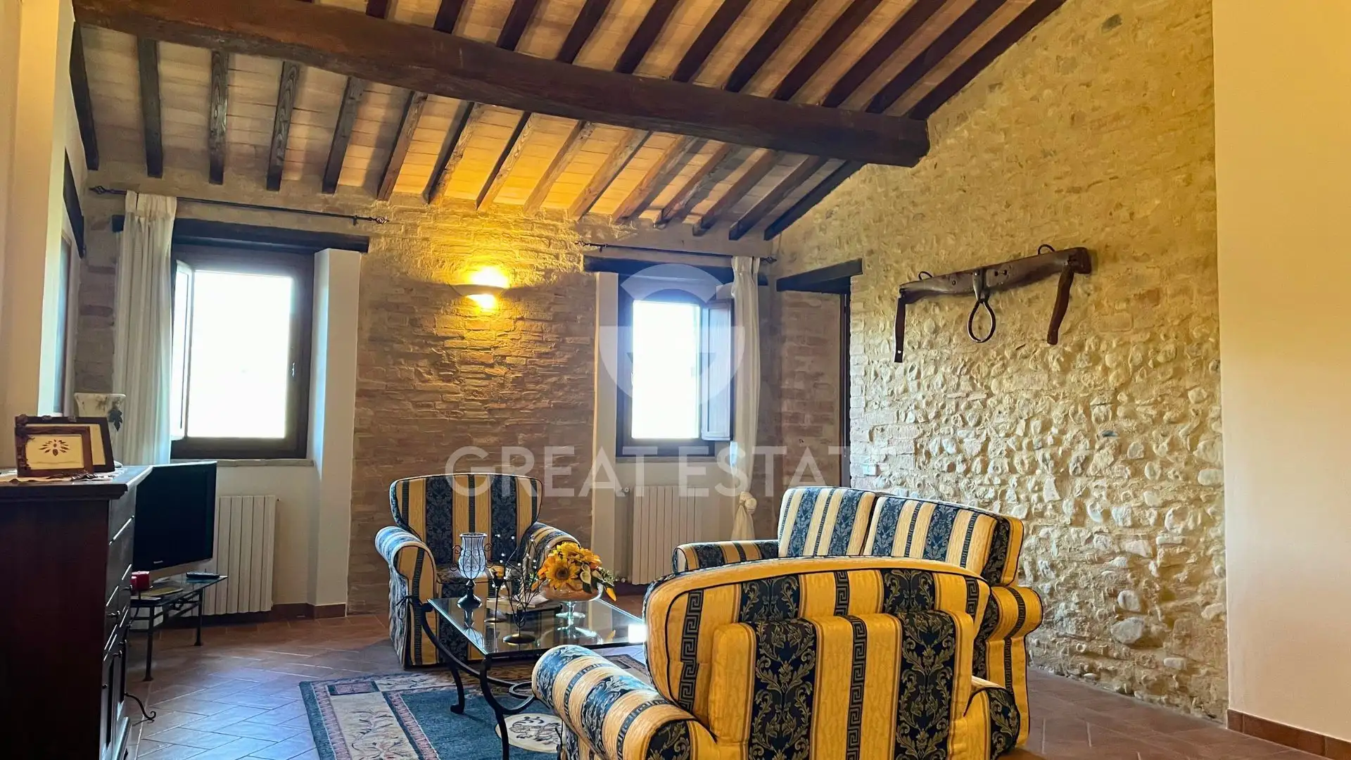 House 907m² in Italy, Perugia. Priced at 1800000€ rent photo-15