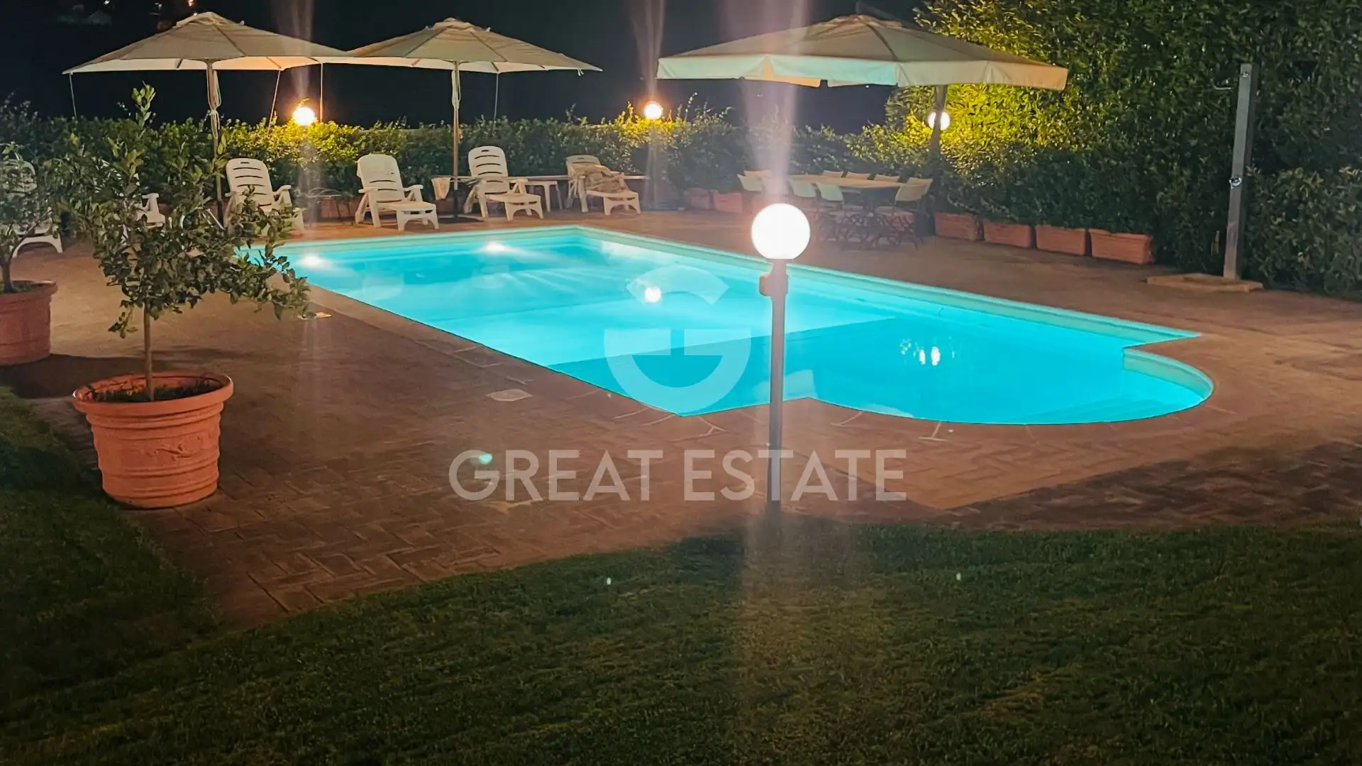 House 907m² in Italy, Perugia. Priced at 1800000€ rent photo-7
