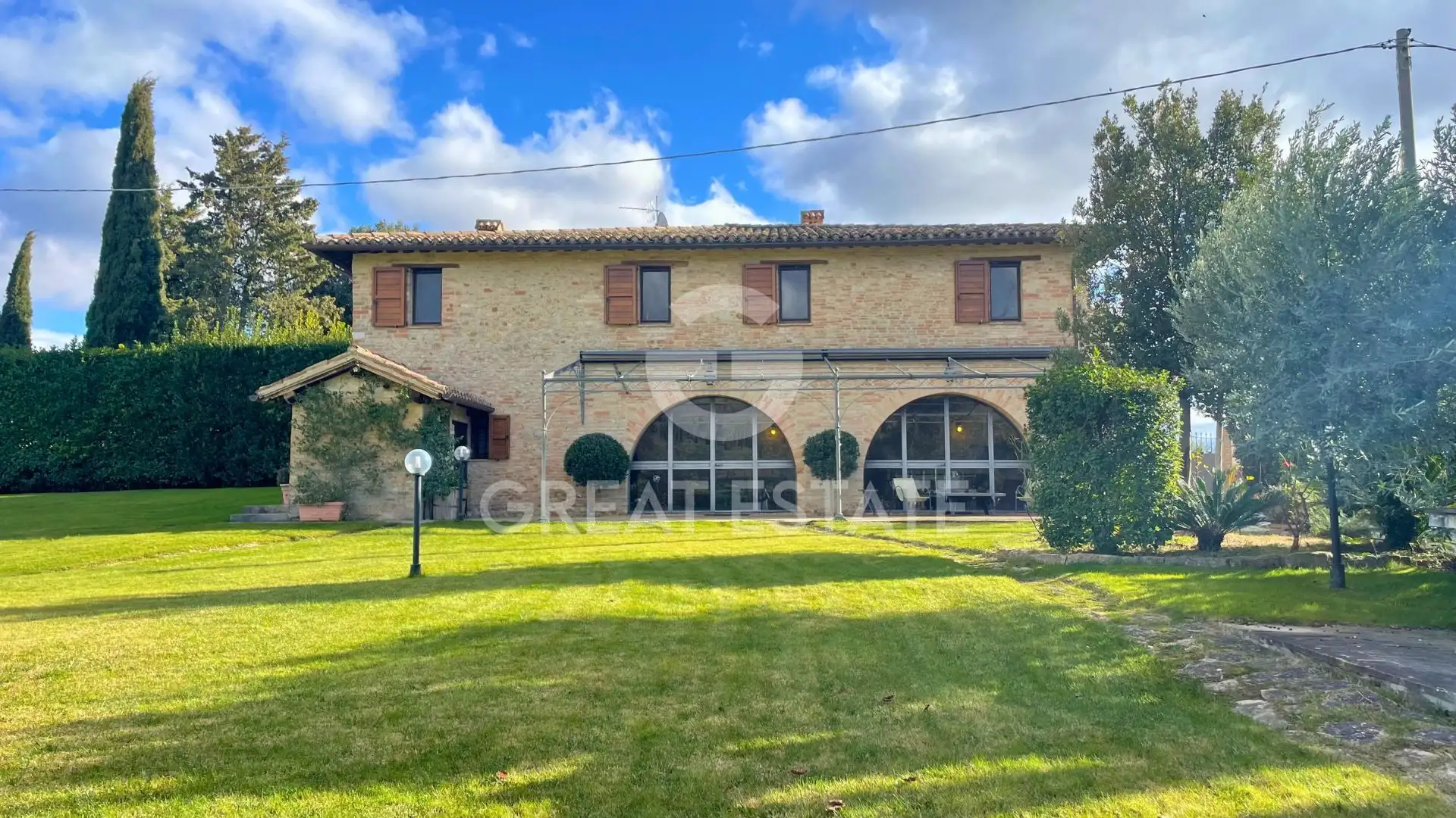 House 907m² in Italy, Perugia. Priced at 1800000€ rent photo-1