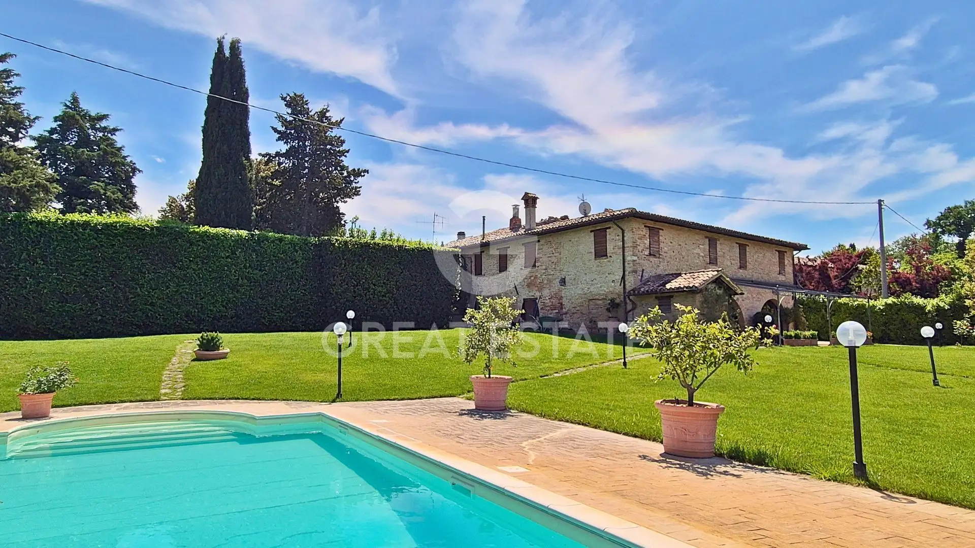House 907m² in Italy, Perugia. Priced at 1800000€ rent photo-8