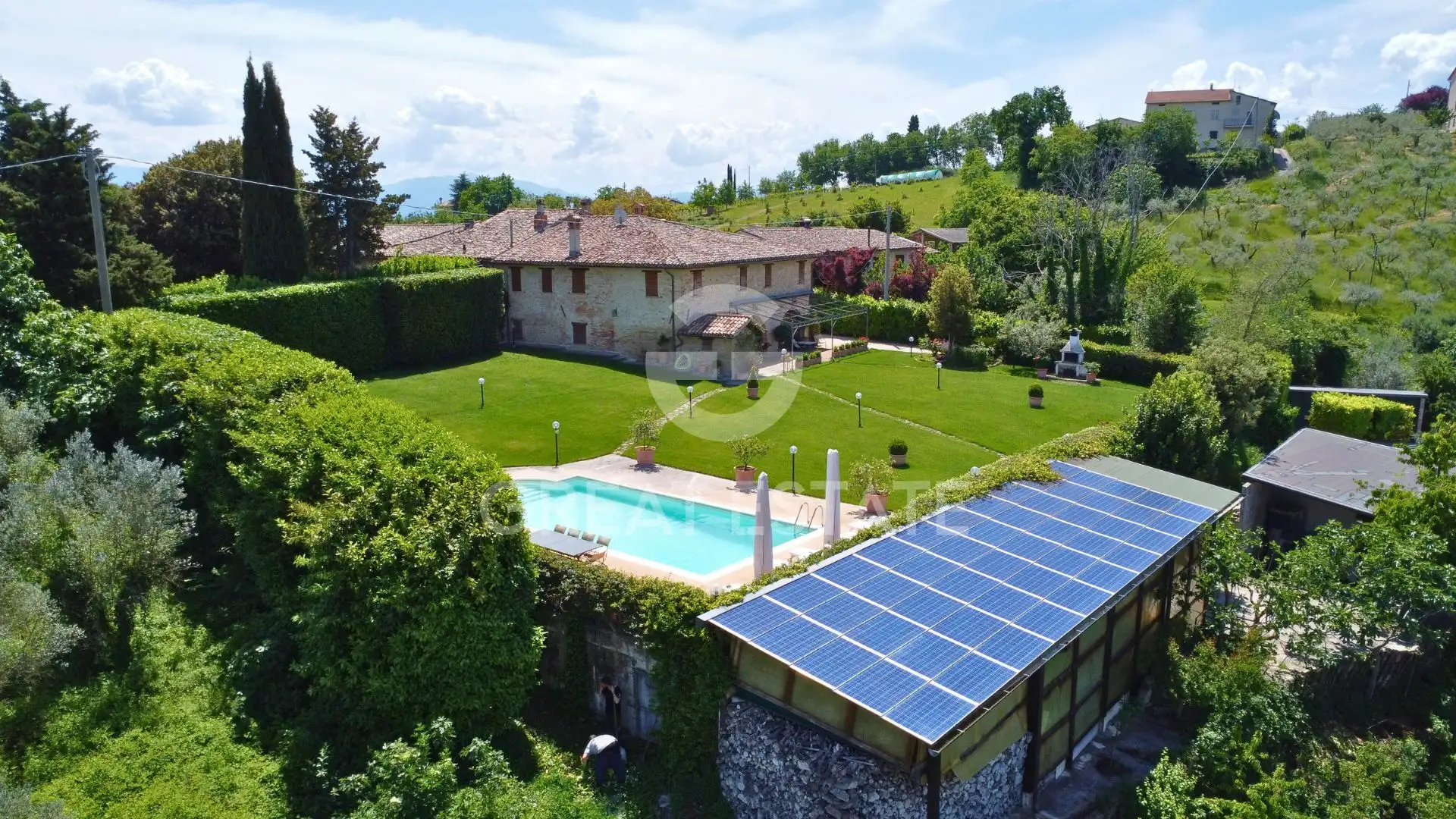 House 907m² in Italy, Perugia. Priced at 1800000€ rent photo-12