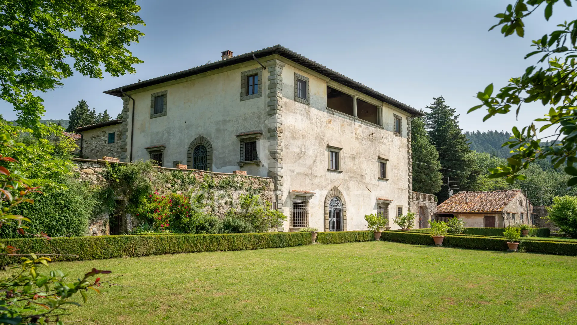 House 1963m² in Italy, Florence. Priced at 3800000€ rent photo-3