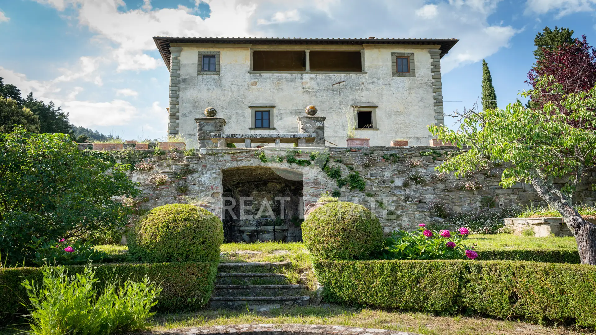 House 1963m² in Italy, Florence. Priced at 3800000€ rent photo-5